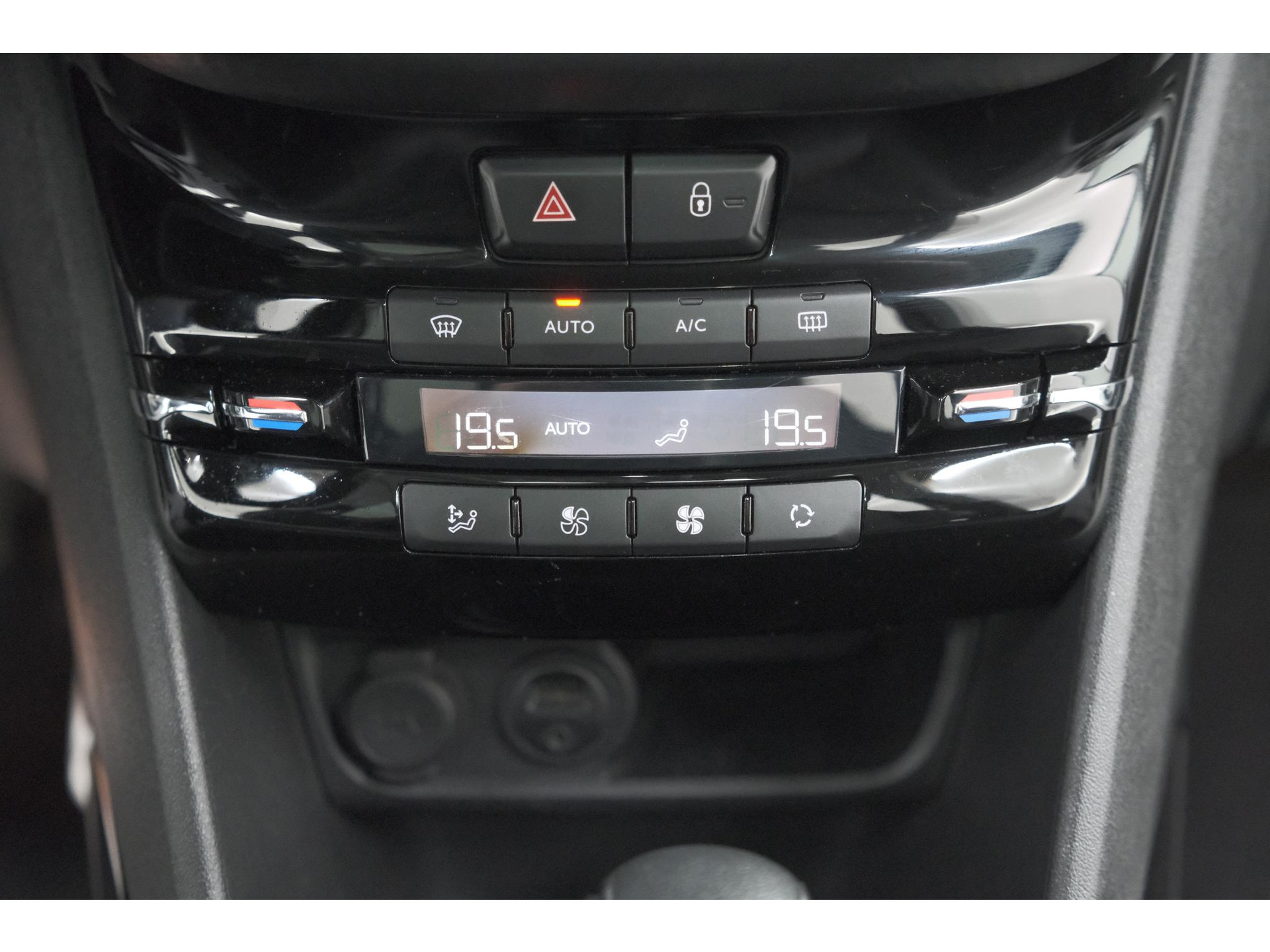 Peugeot 2008 PureTech 110 EAT6 GT | Trekhaak | Camera | Panoramadak | Apple Carplay