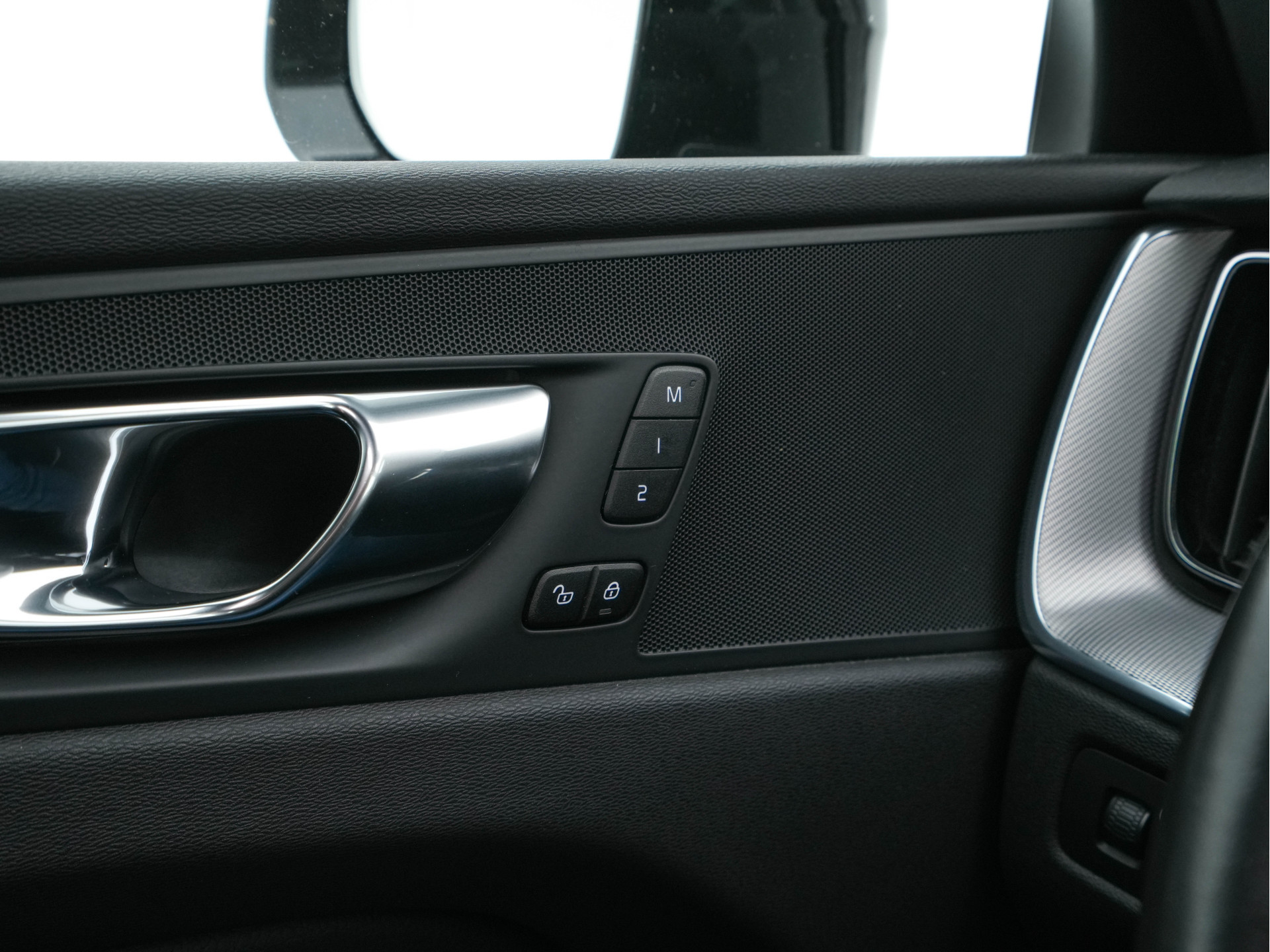 Volvo XC60 2.0 B5 Business Pro R-Design (INCL.BTW) Aut. *PANO | LUXURY-LEATHER | FULL-LEATHER | MEMORY-PACK | HEATED-SPORTSEATS | CAMERA | NAVI-FULLMAP | SHIFT-PADDLES | PRIVACY-GLASS | AIR-SUSPENSION | ECC | PDC | CRUISE | 19''ALU