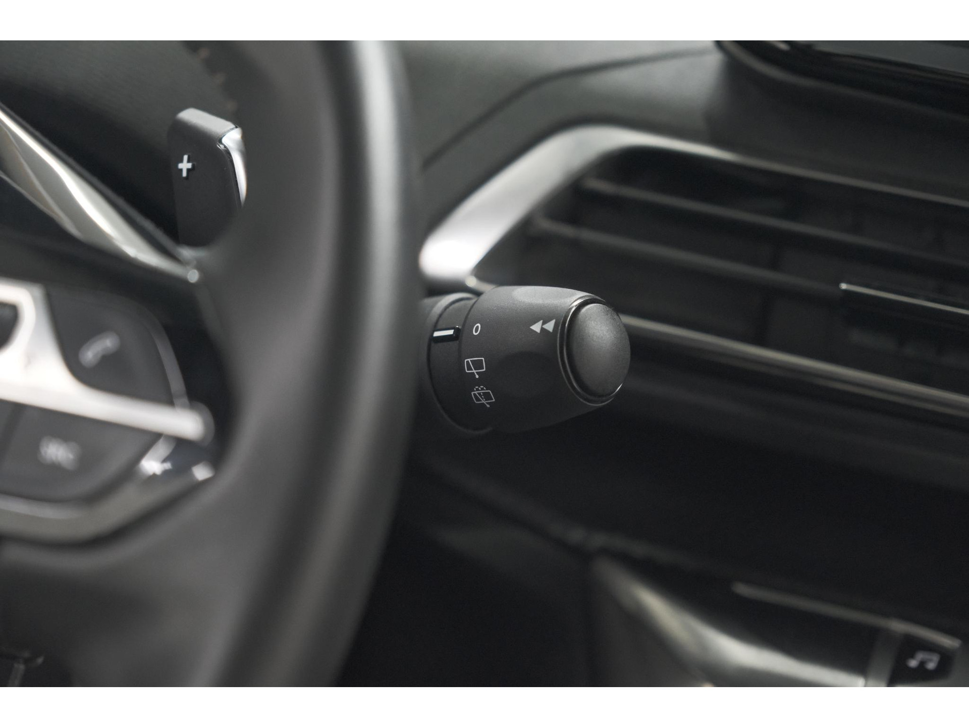 Peugeot 5008 PureTech 130 EAT8 Active Pack Business | 7 Zitplaatsen | Camera | Navigatie | Apple Carplay | Parkeersensoren