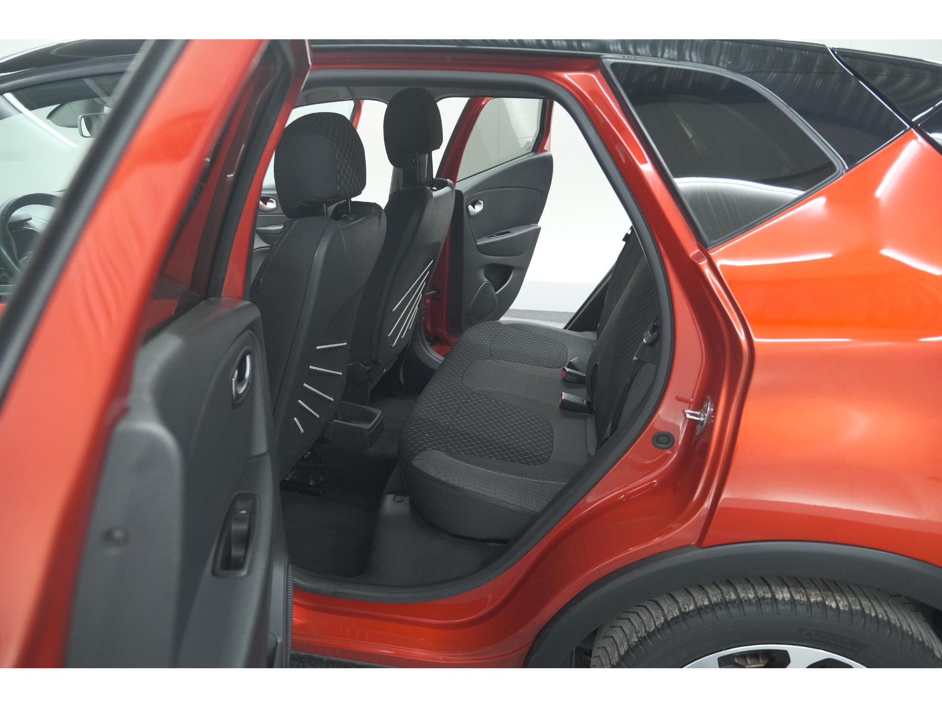 Renault Captur TCe 90 Intens | Trekhaak | Camera | Dodehoekdetectie | Navigatie