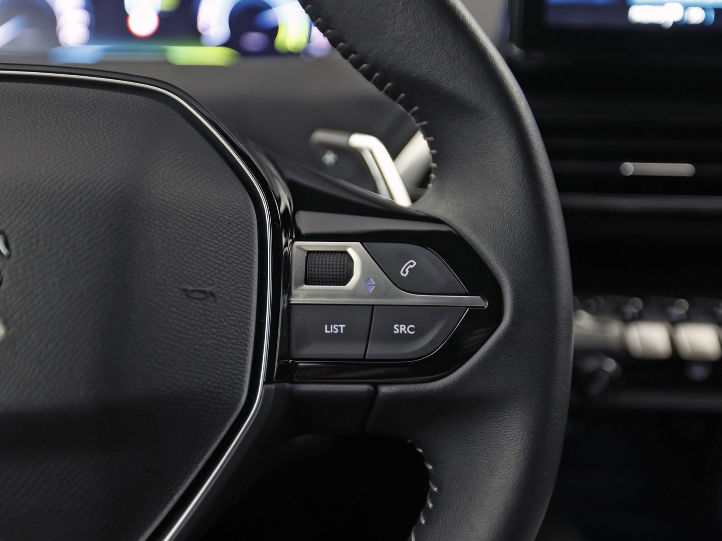 Peugeot 3008 1.6 HYbrid 225 Allure Sport 225Pk Automaat (APPLE CARPLAY, GROOT NAVI, 360 CAMERA, SPORTSTOELEN, LEDER, KEYLESS, GETINT GLAS, LANE ASSIST, NIEUWSTAAT)