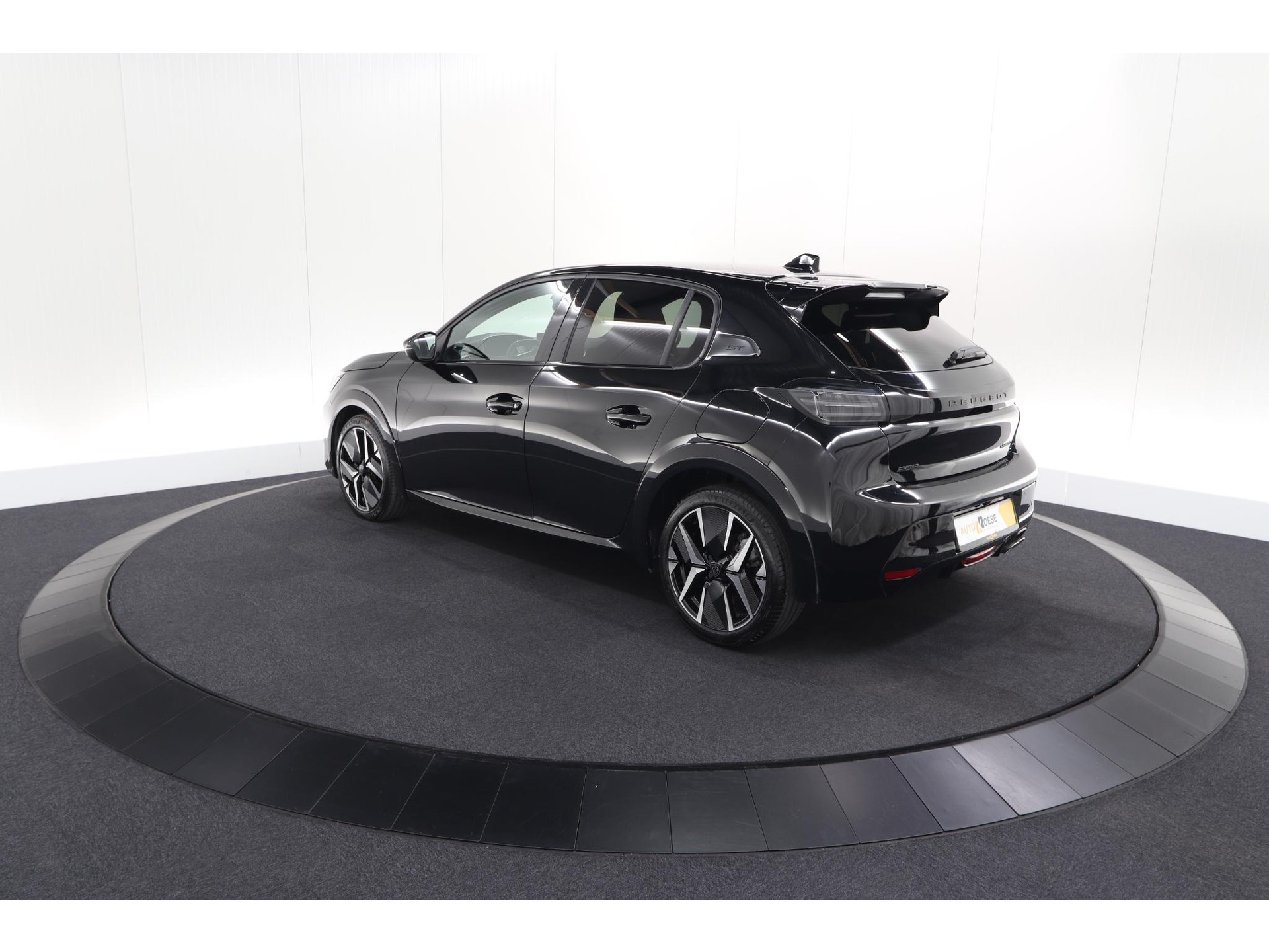 Peugeot 208 1.2 Hybrid 145 e-DCS6 GT | Alcantara Pakket | Camera | Apple Carplay | Stoelverwarming