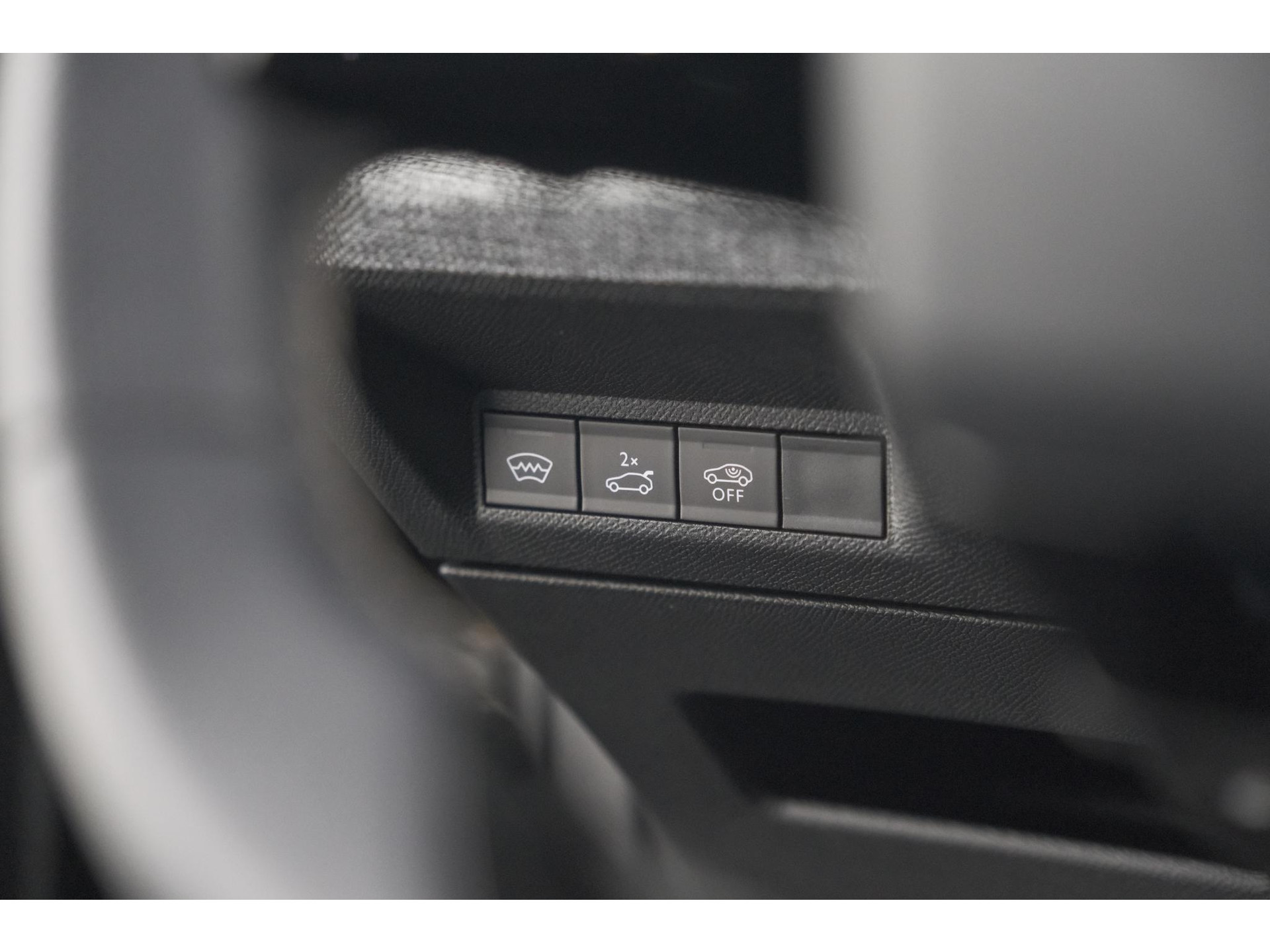 Peugeot 3008 1.2 Hybrid 136 GT | Panoramadak | 360 Camera | Stoelverwarming | Elektrische Kofferklep | Allseason Banden