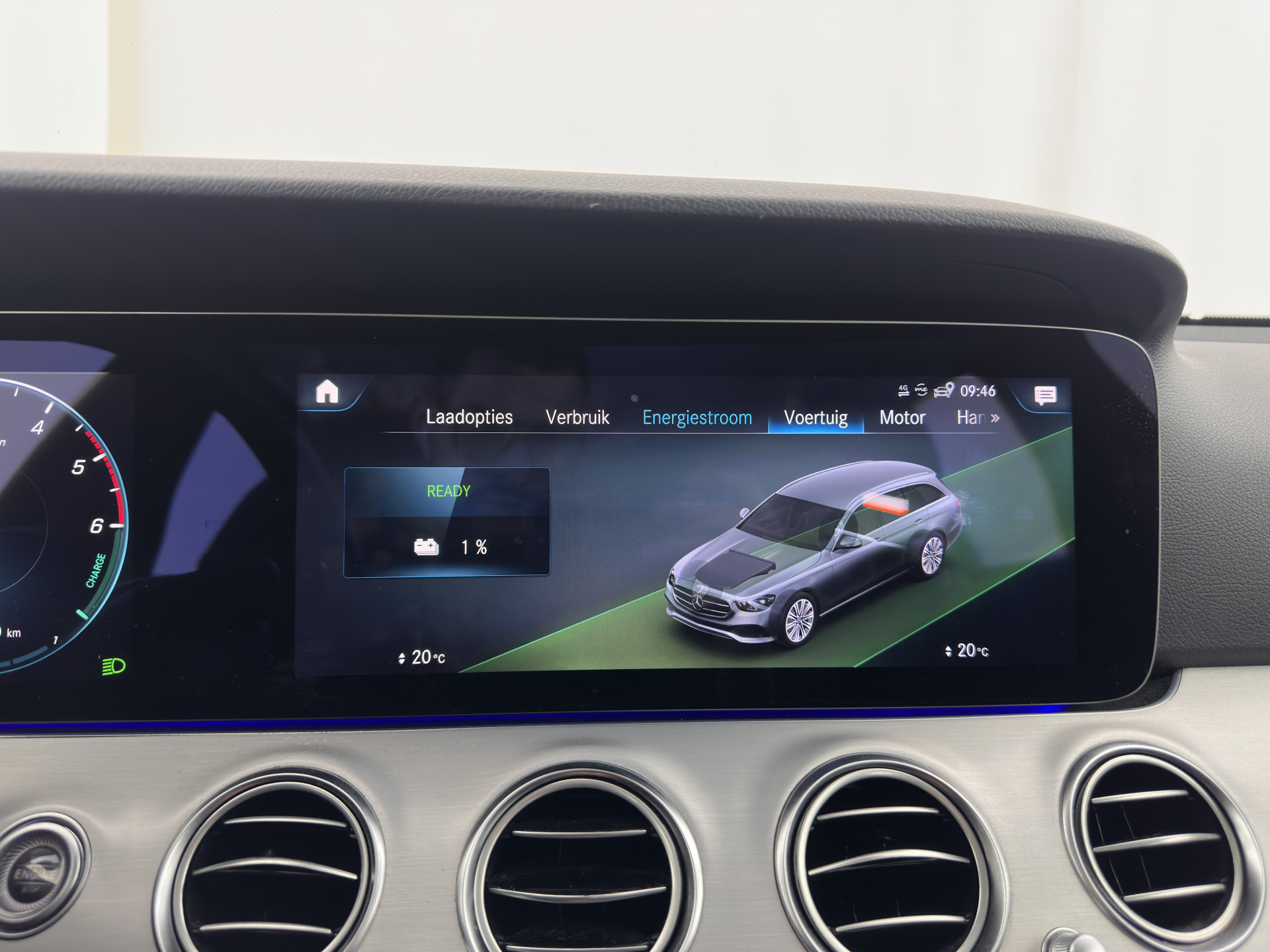 Mercedes-Benz E-klasse Estate 300 de Luxury Line ( Plug-in ) (INCL-BTW) Aut. *LEATHER | FULL-LED | WIDESCREEN-COCKPIT | BLIND-SPOT | AMBIENT-LIGHT | HEATED-SPORTSEATS | CAMERA | DAB+ | NAVI-FULLMAP | PDC | ADAPTIVE-CRUISE | ECC | 18''ALU*