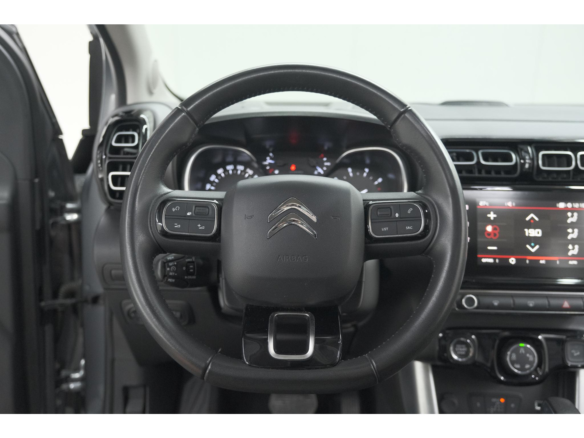 Citroen C3 Aircross PureTech 110 EAT6 Shine | Trekhaak | Panoramadak | Head-Up Display | Camera | Navigatie