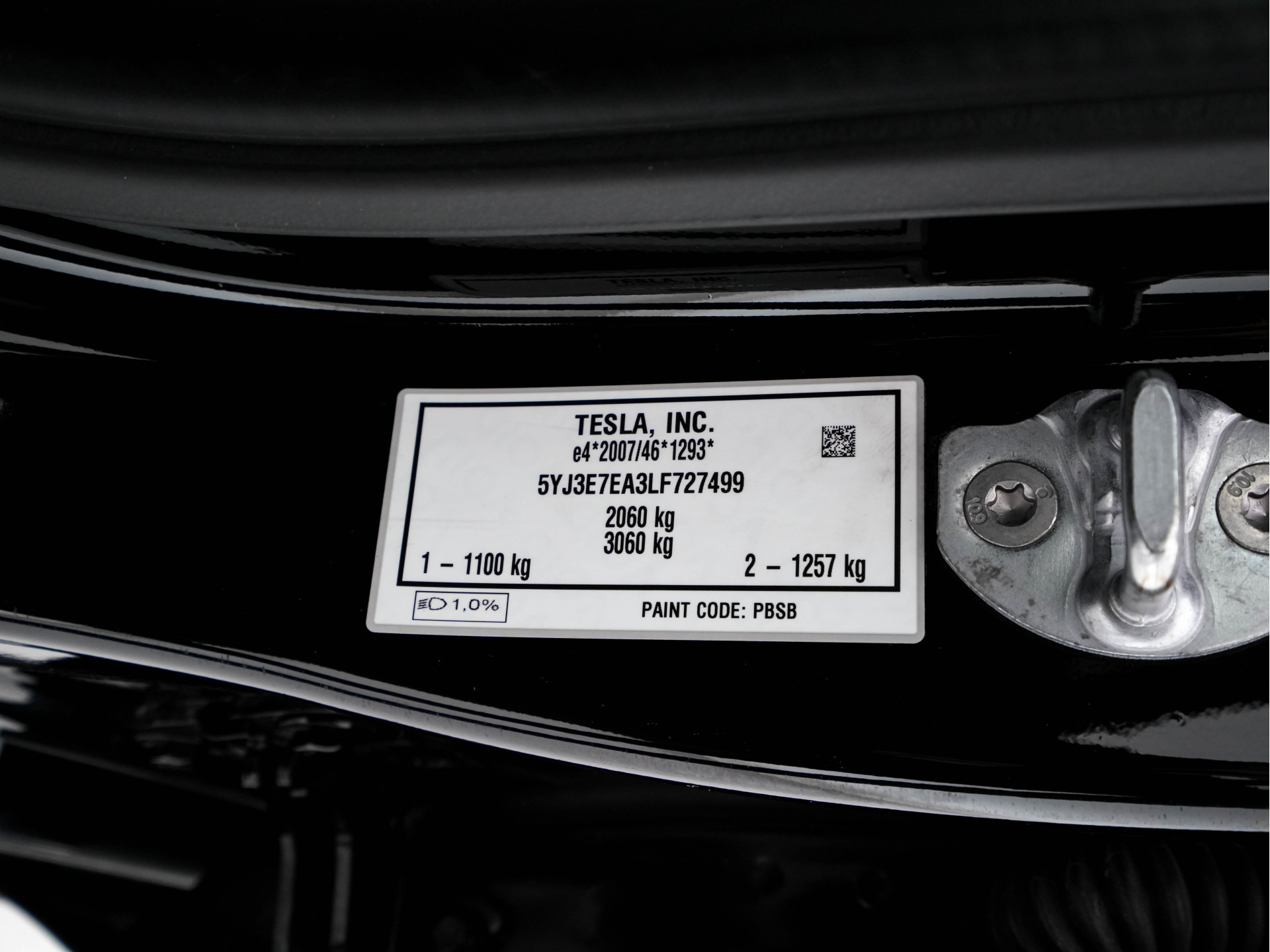 Tesla Model 3 Standard RWD Plus 60 kWh [ 3-Fase ] {SOH-84%} (INCL-BTW) Aut. *PANO | AUTO-PILOT | LEATHER | KEYLESS | FULL-LED | MEMORY-PACK | SURROUND-VIEW | DAB | CARPLAY | DIGI-COCKPIT | LANE-ASSIST | COMFORT-SEATS | 18"ALU*