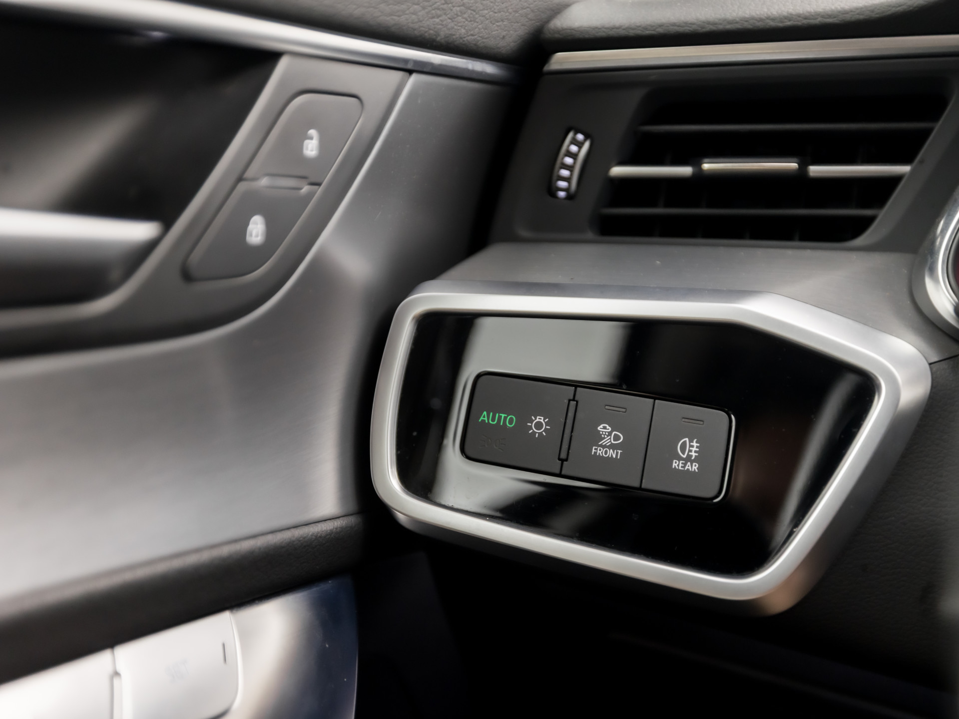Audi A6 Avant 55 TFSI e quattro S-Line Competition 368Pk Automaat (2X S-LINE, APPLE CARPLAY, SPORTZETELS, NAPPA LEDER, MEMORY SEATS, CAMERA, ADAPTIVE CRUISE, ELEK ACHTERKLEP, STOELVERWARMING ACHTER, NIEUWSTAAT)