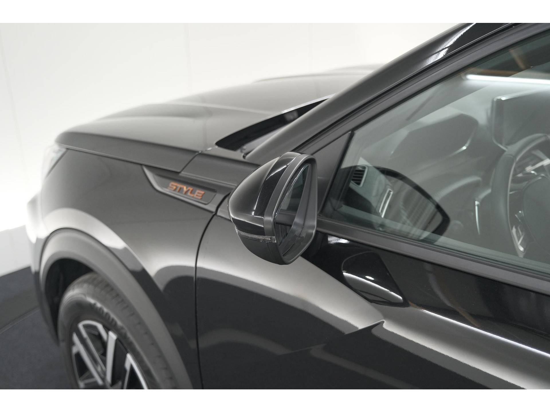 Peugeot 2008 1.2 Hybrid 136 Style | Apple Carplay | Parkeersensoren | Climate control
