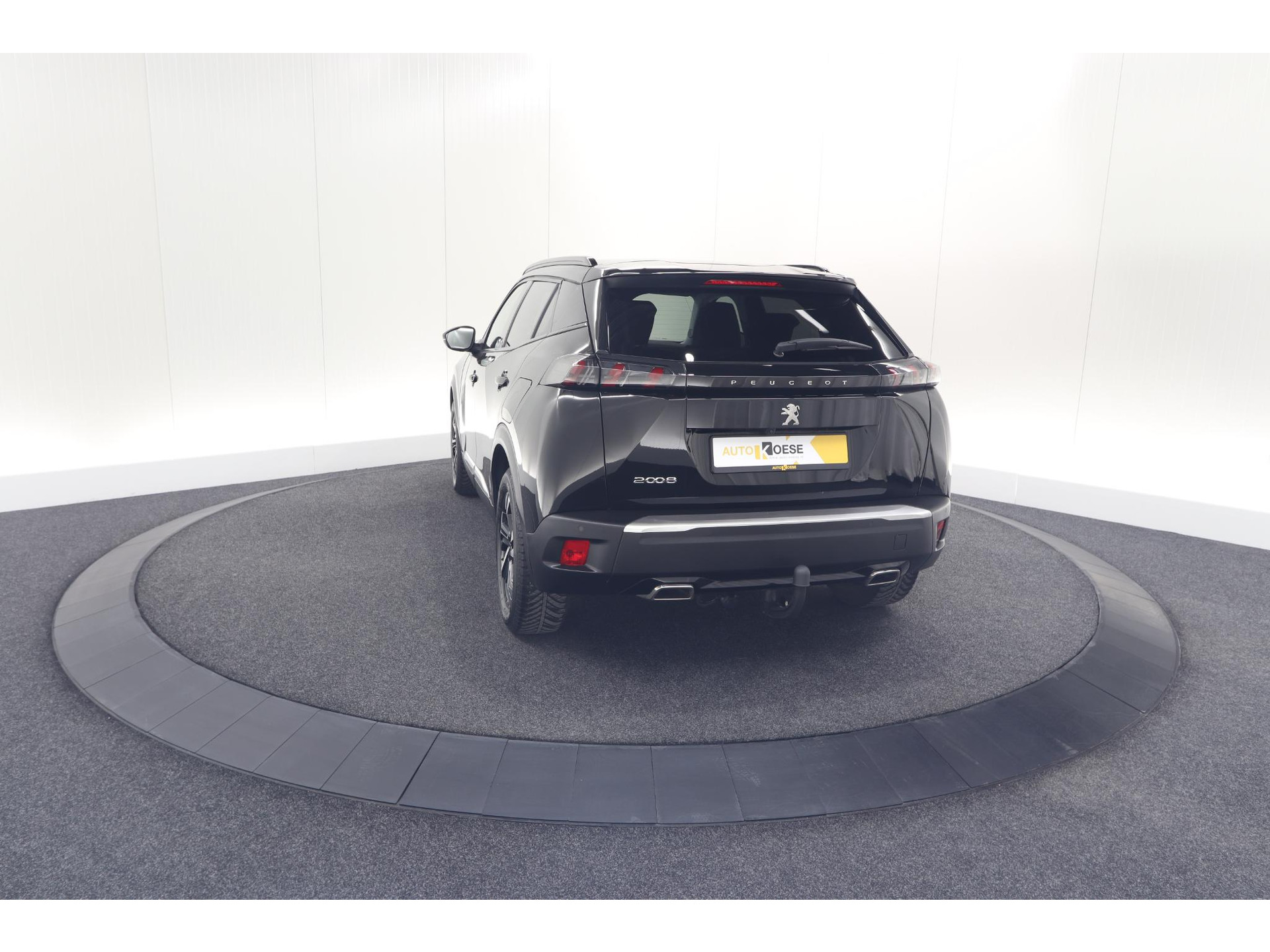 Peugeot 2008 PureTech 130 EAT8 Allure | Trekhaak | Camera | Navigatie | Apple Carplay