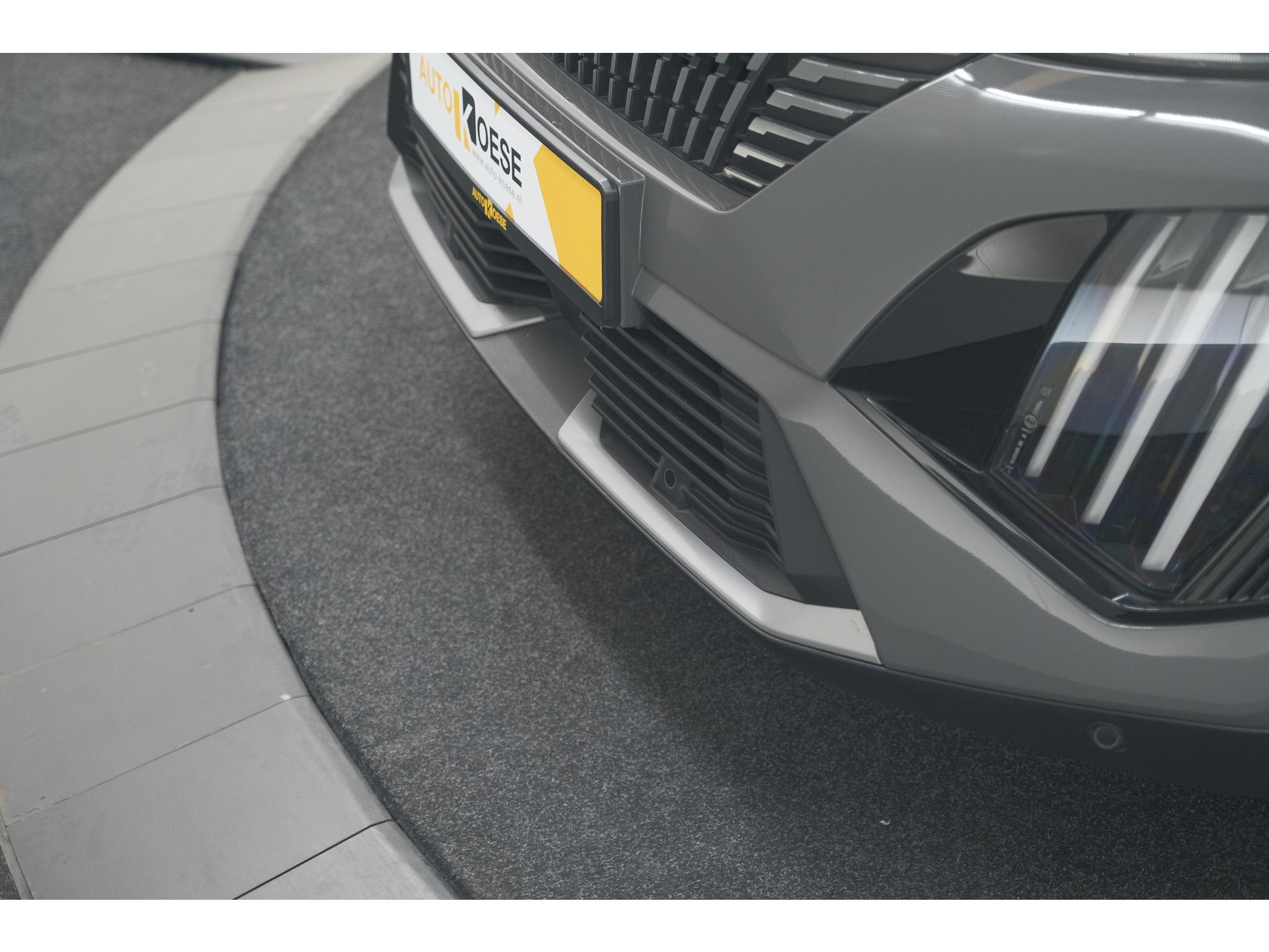 Peugeot 2008 Hybrid 136 e-DCS6 Allure | 360 Camera | Adaptieve Cruise Control | Dodehoekdetectie | Navigatie