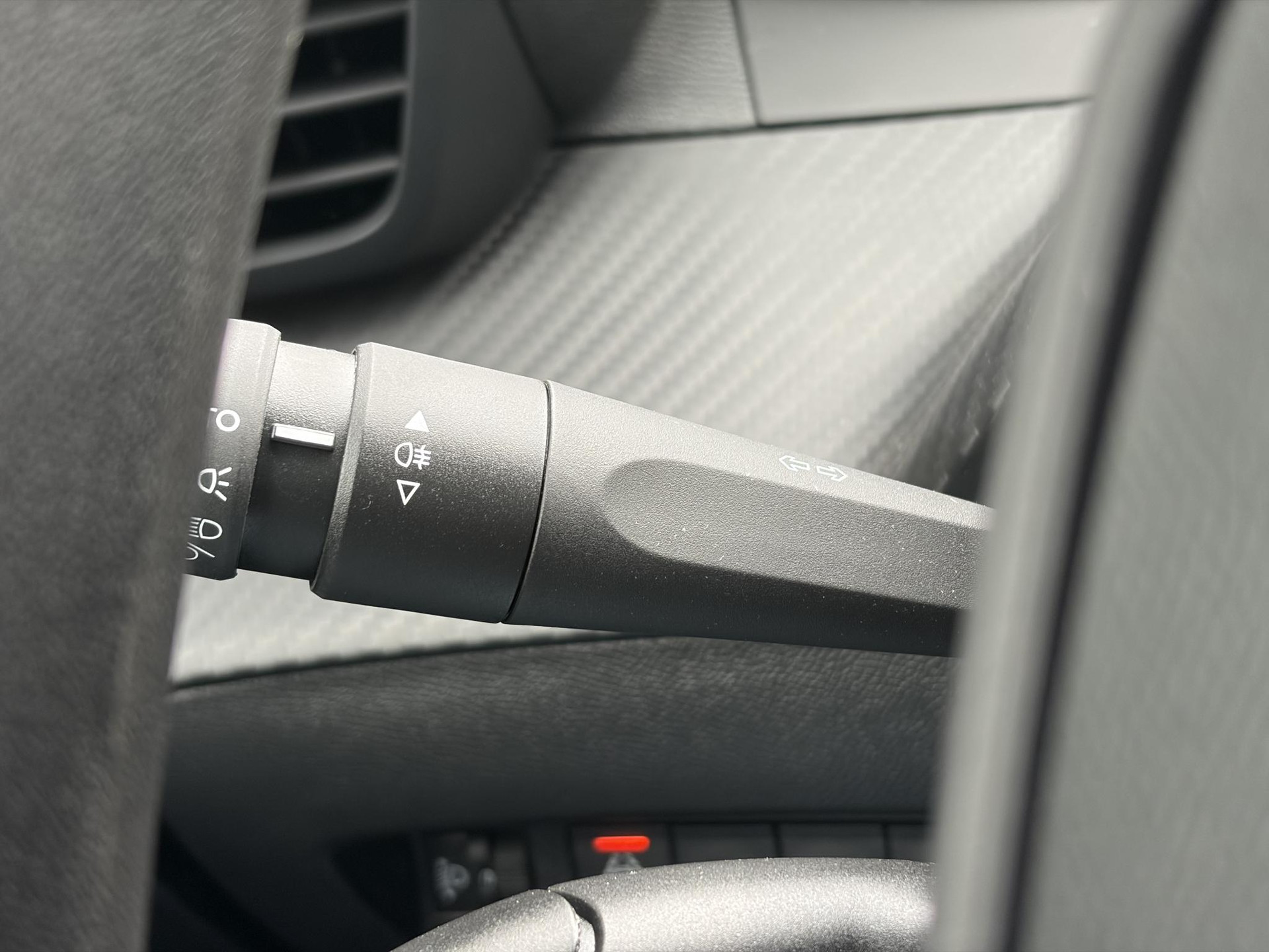 Peugeot 208 1.2 PureTech Like ✓Carplay✓Navi✓2e Eigenaar✓Dealer Onderhouden✓Airco✓Cruise✓Weinig Km✓N.A.P✓Apk tot 09-2027