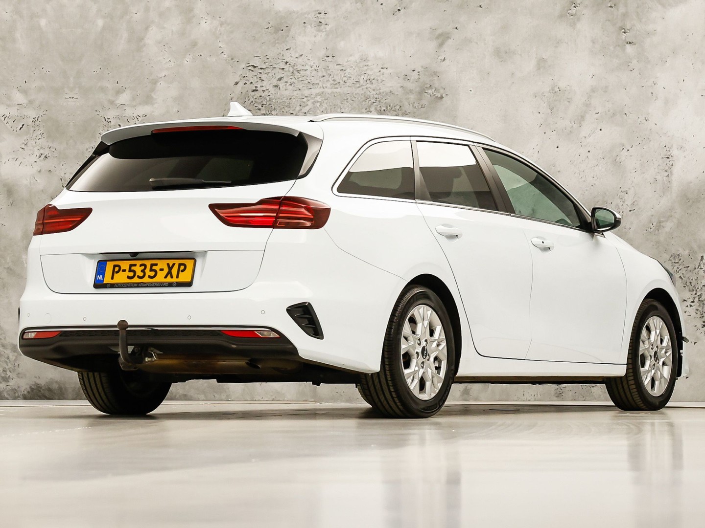 Kia Ceed 1.0 T-GDi DynamicPlusLine (APPLE CARPLAY, GROOT NAVI, STUUR/STOELVERWARMING, CAMERA, SPORTSTOELEN, TREKHAAK, GETINT GLAS, KEYLESS, NIEUWSTAAT)