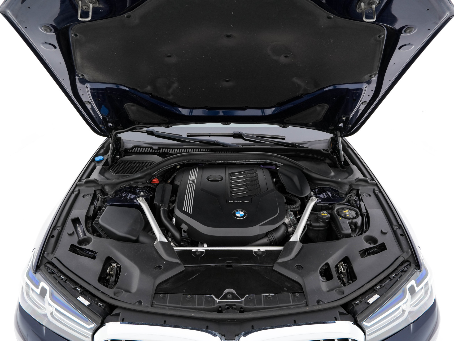 BMW 5-serie 540i xDrive High Executive Edition (INCL-BTW ) Aut.*PANO | LUXURY-LEATHER | LASER-LIGHT | BOWERS&WILKINS-AUDIO | MEMORY-PACK | HEATED/COOLED-COMFORTSEATS | DIGI-COCKPIT | NAVI-FULLMAP | SHIFT-PADDLES | CRUISE | 18''ALU*