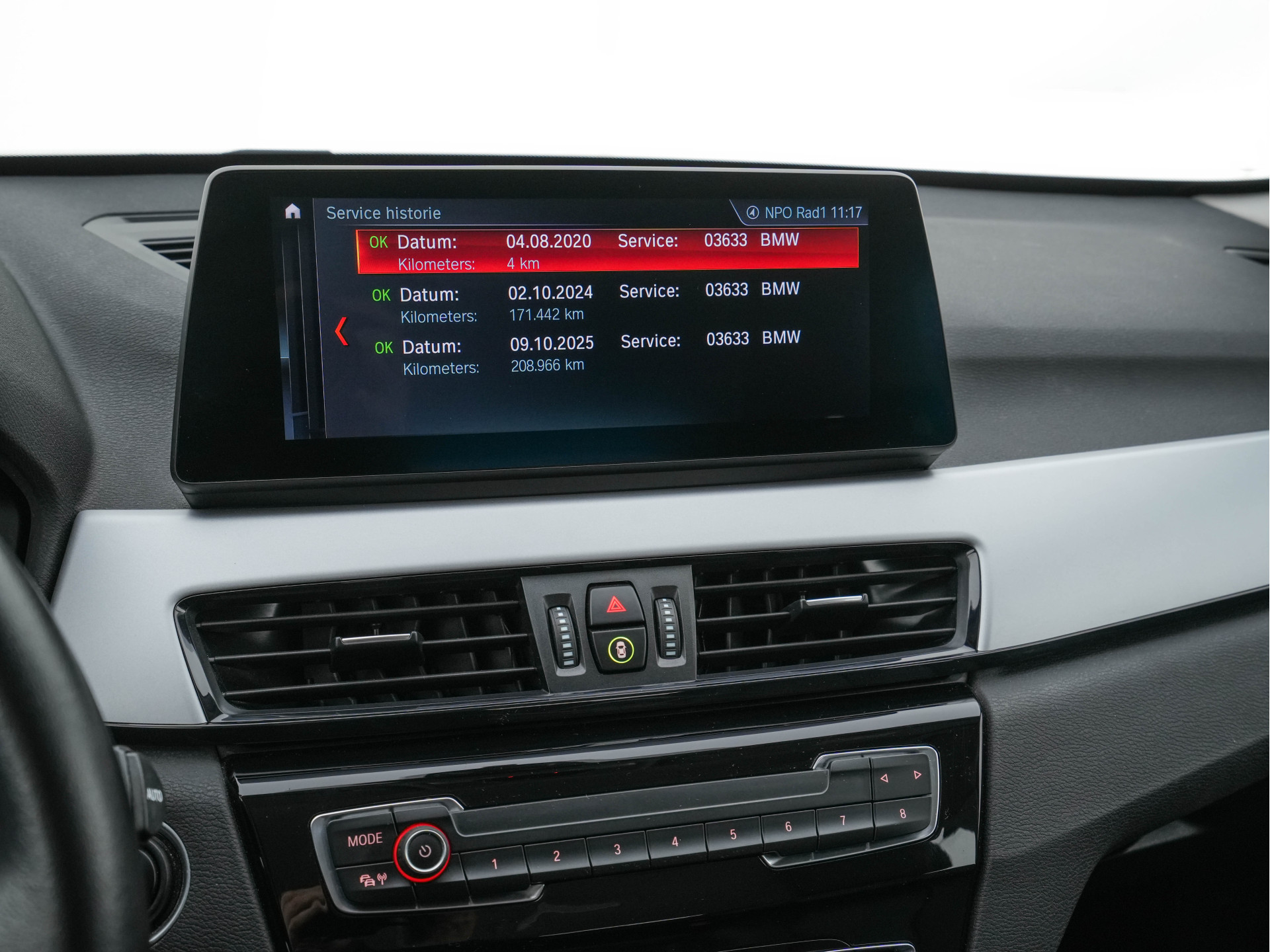 BMW X1 xDrive25e eDrive Edition ( Plug-In ) (INCL-BTW) *LEATHER | FULL-LED | HARMAN/KARDON | CAMERA | HEATED-COMFORTSEATS | NAVI-FULLMAP | ECC | KEYLESS |  PDC | CRUISE | DAB | TOWBAR | HEAD-UP | 17''ALU*