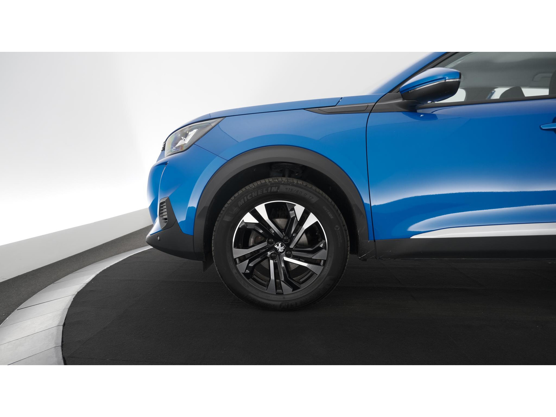 Peugeot 2008 PureTech 130 Allure | Trekhaak | Camera | Apple Carplay | Stoelverwarming | Parkeersensoren