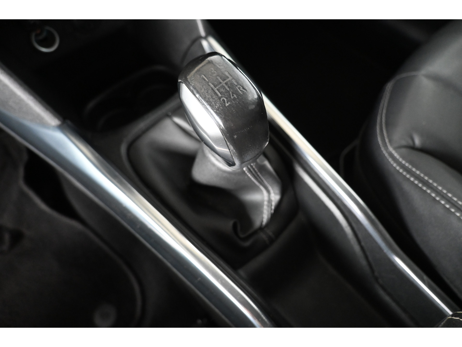 Peugeot 2008 1.6 e-HDi Blue Lease Executive Nap! Clima Navigatie Cruise control Lichtmetaal 100% Onderhouden! Inruil Mogelijk!