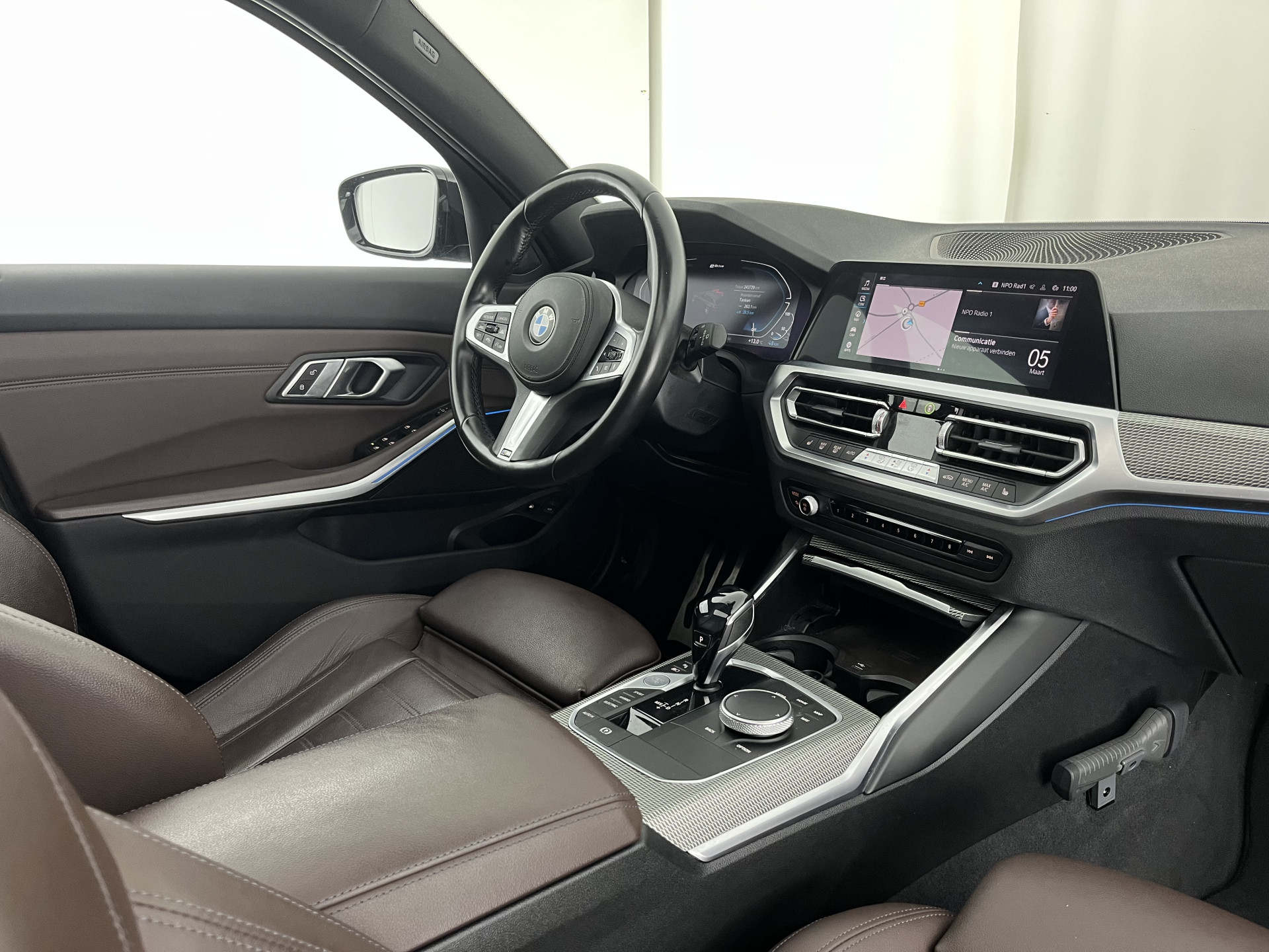 BMW 3-serie Touring 330e eDrive  M-Sportpack Edition (Plug-In) (INCL-BTW) *PANO | LEATHER | HEAD-UP | ADAPTIVE-CRUISE | FULL-LED | KEYLESS | DIGI-COCKPIT | HEATED-SPORTSEATS | CAMERA | HIFI-SOUND | PRIVACYGLASS | DAB+ | SHIFTPADDLES | NAVI-FULLMAP | 19"A