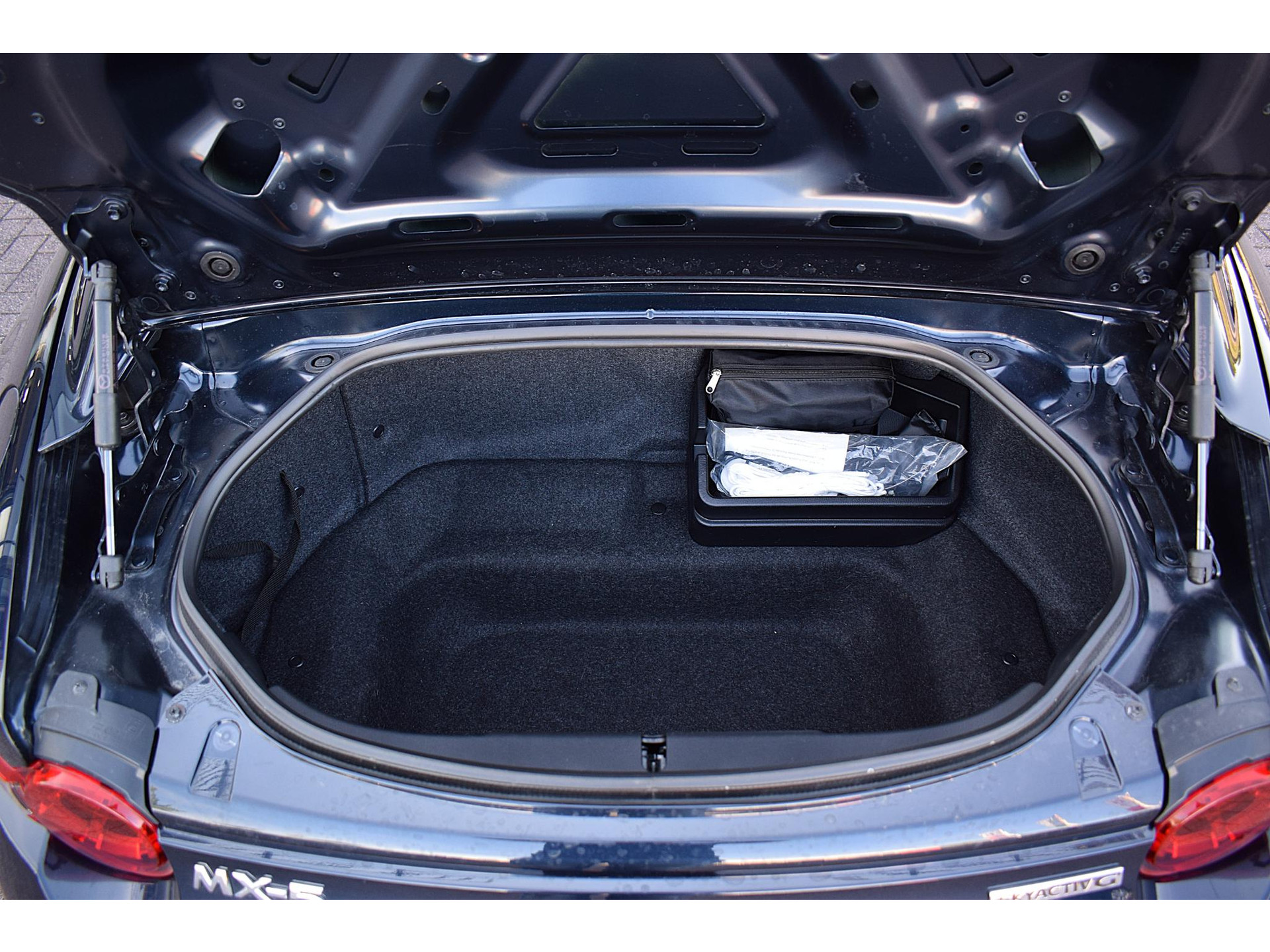 Mazda MX-5 RF 2.0 SkyActiv-G 184 Exclusive-Line | Hardtop | 184pk | Bose | Leer | Stoelverwarming