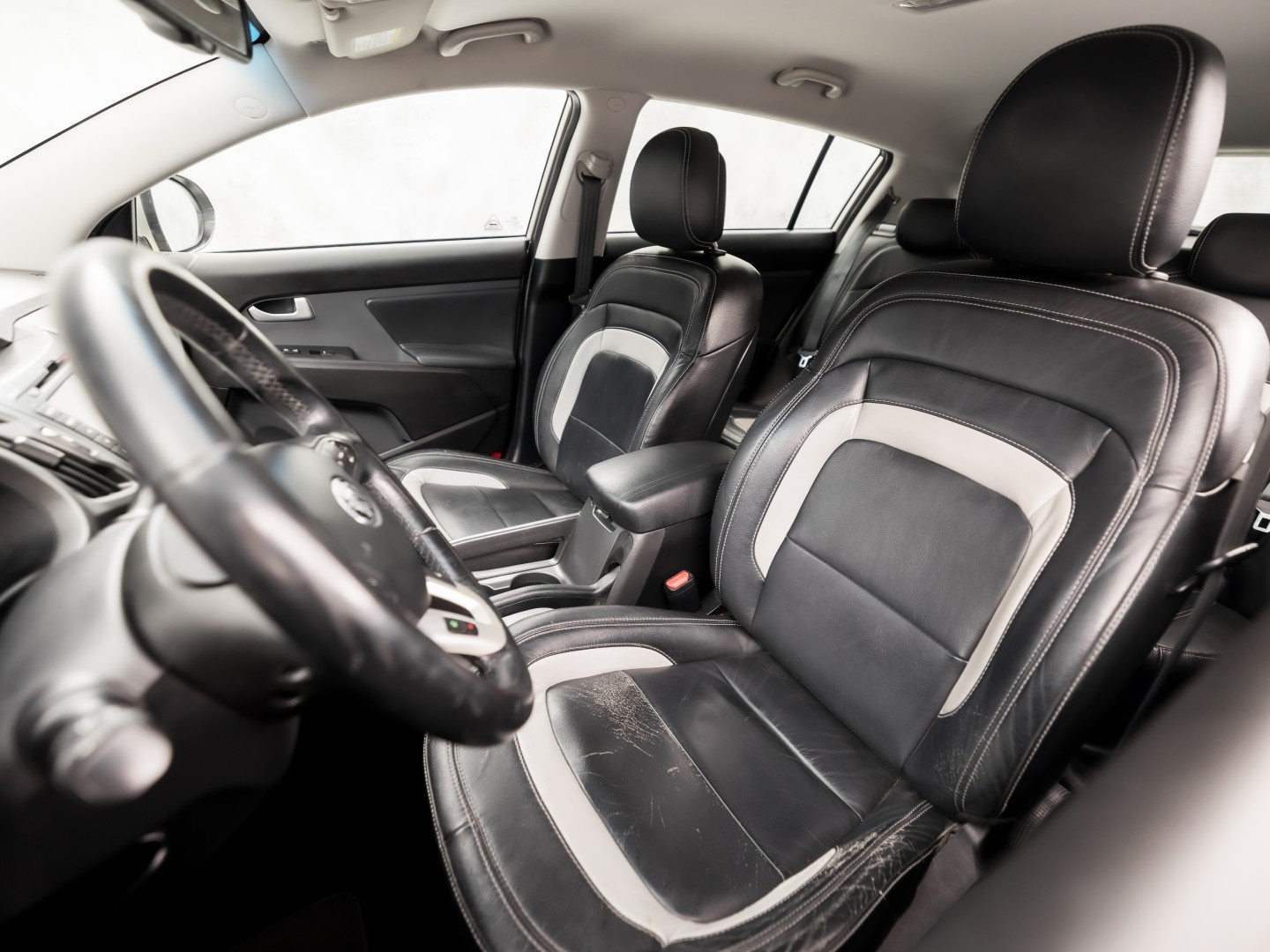 Kia Sportage 1.6 GDI Super Pack Sport (NAVIGATIE, CAMERA, CLIMATE, LEDER, SPORTSTOELEN, CRUISE, GETINT GLAS, NIEUWSTAAT)