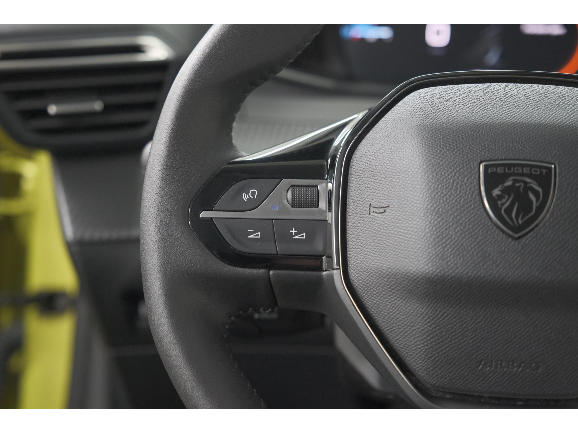 Peugeot 208 PureTech 100 Allure | Apple Carplay | Parkeersensoren | Climate Control