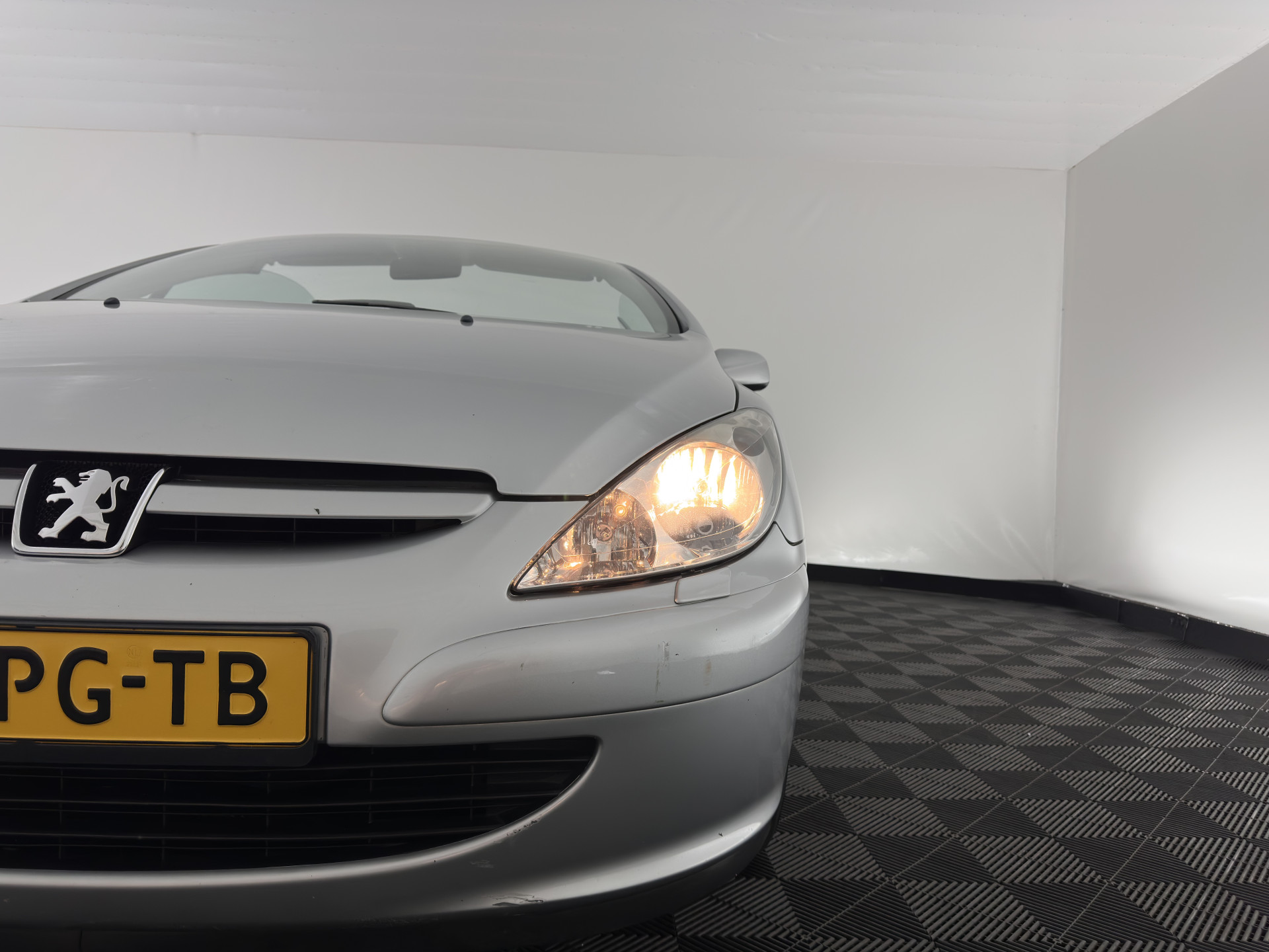 Peugeot 307 CC 1.6-16V *LEATHER | NAVI-FULLMAP | HEATED-SPORTSEATS | ECC | PDC | CRUISE | 16''ALU*