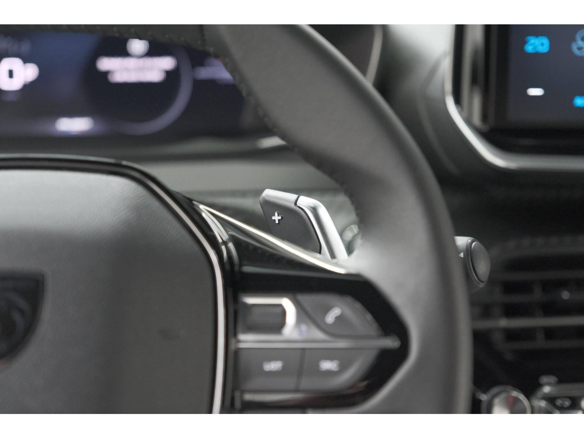 Peugeot 2008 1.2 Hybrid 145 Allure | 360 Camera | Adaptieve Cruise Control | Dodehoekdetectie | Apple Carplay