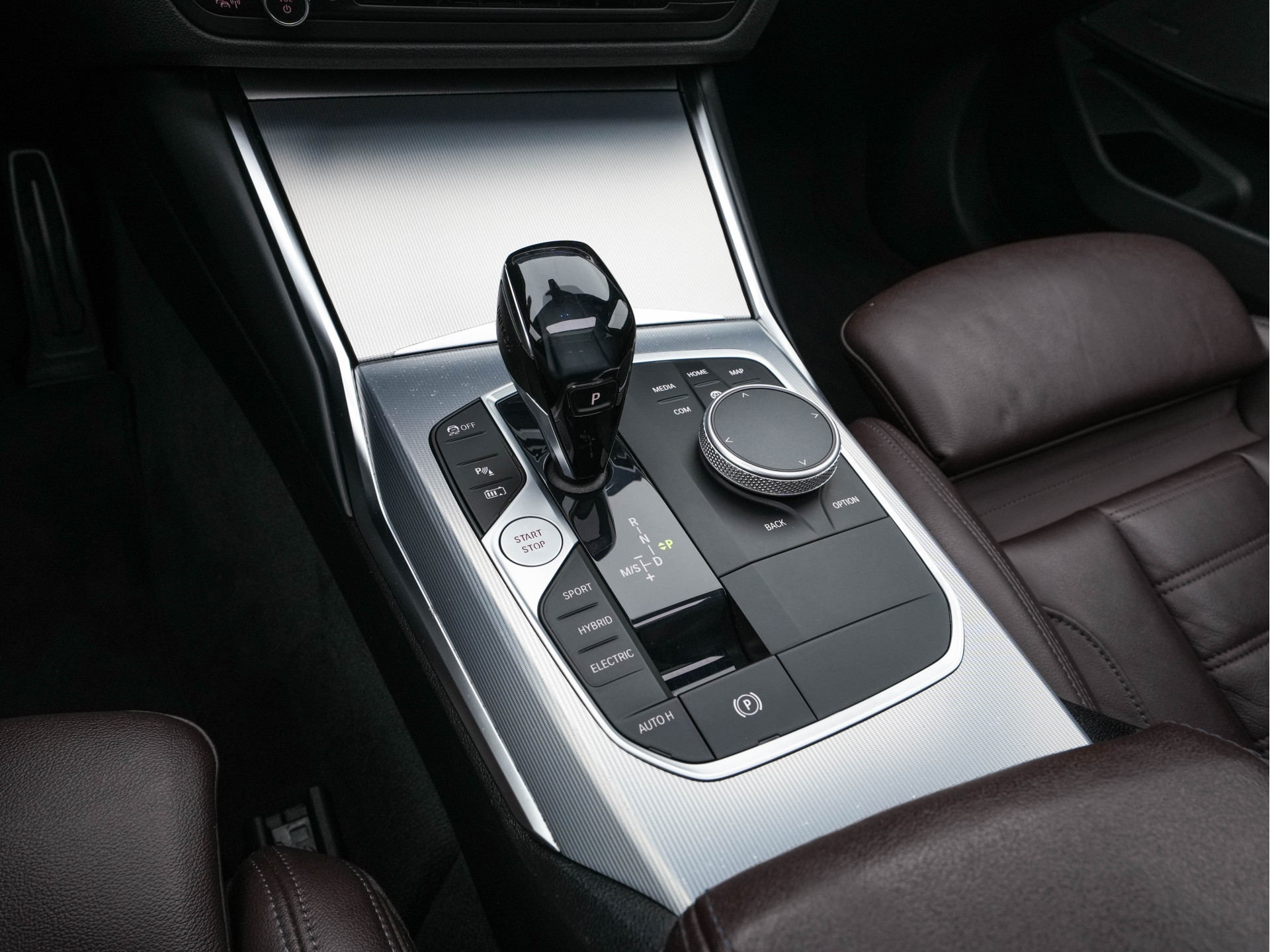 BMW 3-serie Touring 320e M-Sportpack Business Edition Plus (Plug-In) (INCL-BTW) *PANO | LASER-LED | LEATHER | HEATED-SPORTSEATS | HARMAN/KARDON | VIRTUAL-COCKPIT | AMBIENT-LIGHT | NAVI-FULLMAP | DAB+ | 18''ALU*