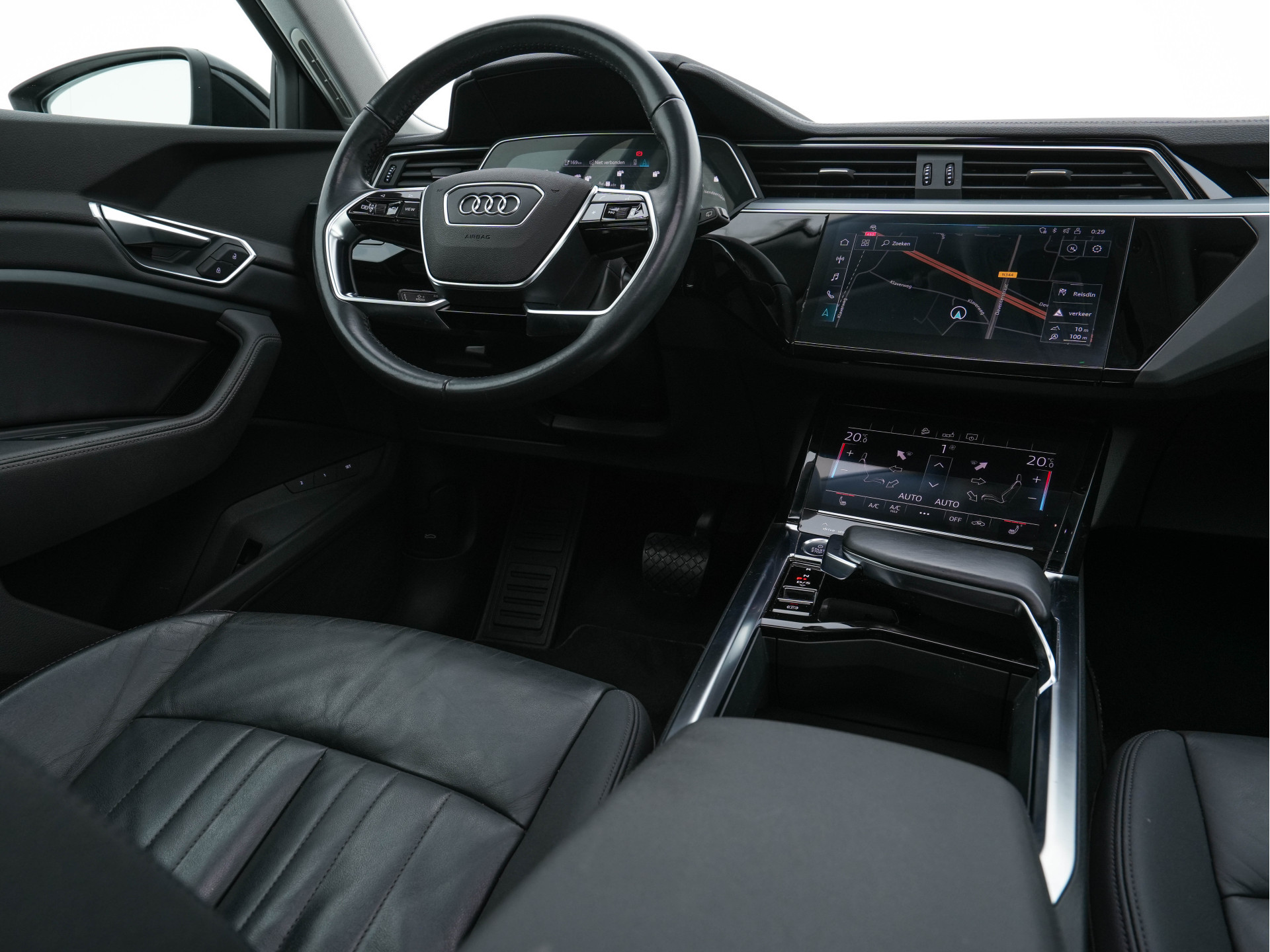 Audi e-tron 50 Quattro Launch-Edition-Plus 71 kWh [ 3-Fase ] {SOH-100%} (INCL-BTW) *PANO | LUXURY-LEATHER | ADAPTIVE-CRUISE | FULL-LED | DIGI-COCKPIT | KEYLESS | MEMORY-PACK | CAMERA | NAVI-FULLMAP | SHIFT-PADDLES | COMFORT-SEATS | 20''ALU*