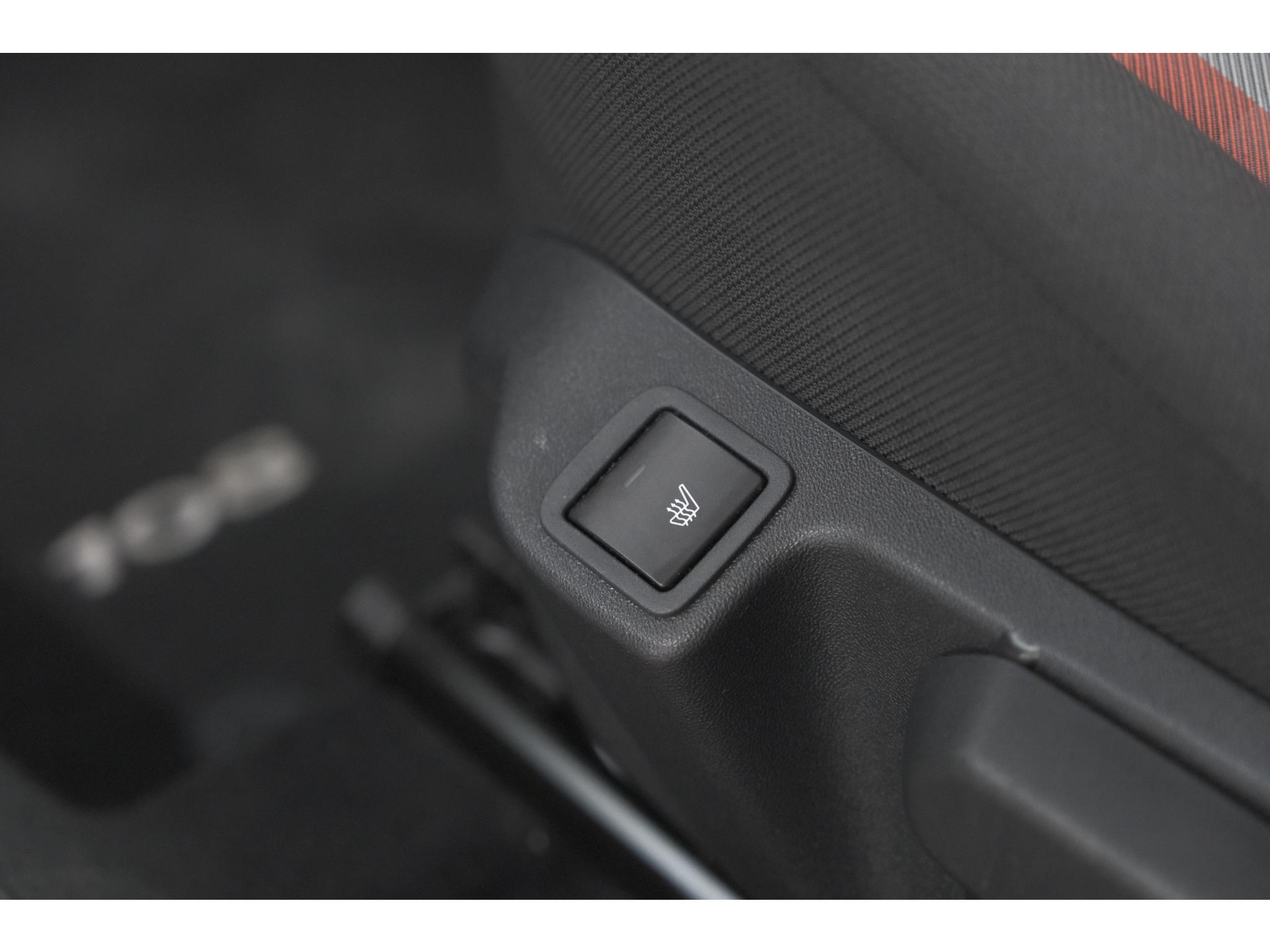 Peugeot 108 1.0 e-VTi Allure TOP! | Elektrisch Vouwdak | Trekhaak | Camera | Apple Carplay