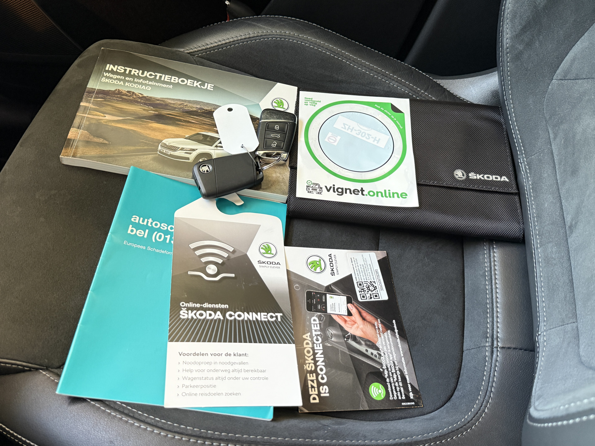 ŠKODA Kodiaq 1.5 TSI Business Edition | Panoramadak | Apple Carplay | Stoelverwarming