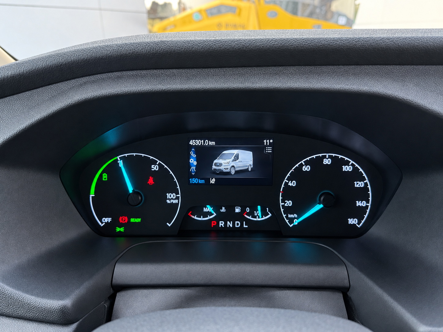 Ford e-Transit 68kWh 184PK L2H2 317km WLTP 95,6% (SOH) BEV Snelladen 360° Camera Cruise control Climate control Carplay Navigatie Parkeersensoren