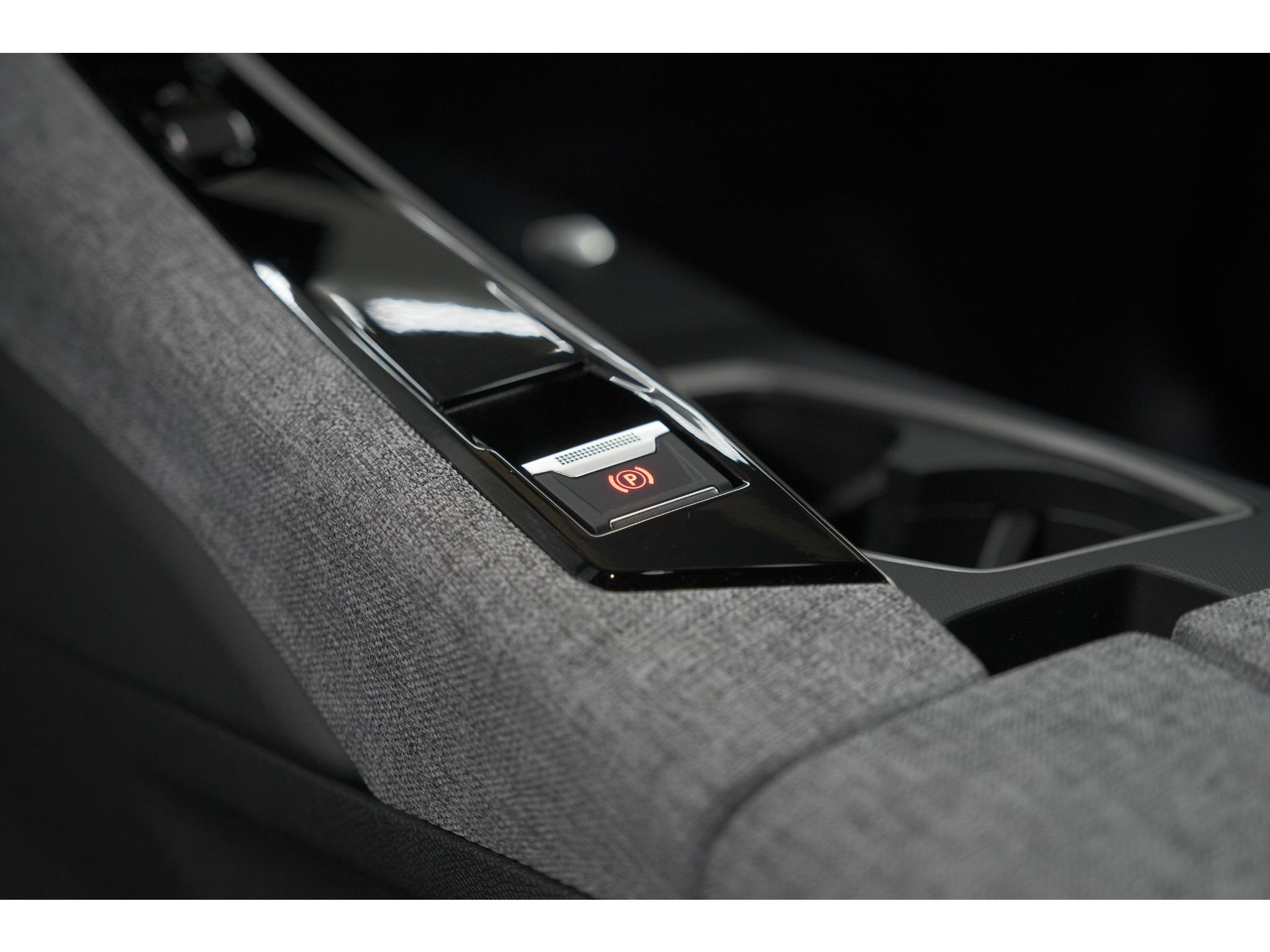 Peugeot 3008 1.2 Hybrid 136 GT | Elektrische Kofferklep | Camera | Adaptieve Cruise Control | Apple CarPlay