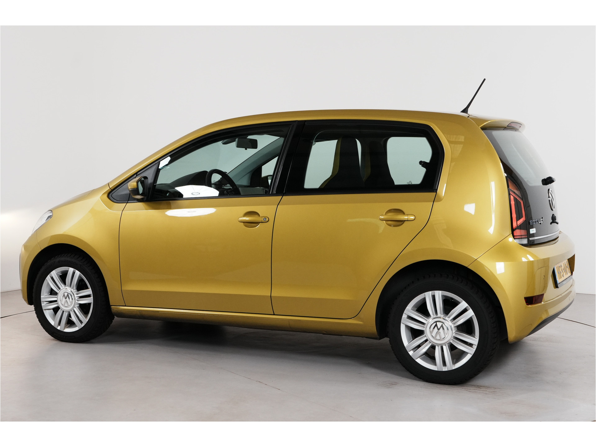 Volkswagen Up! 1.0 EcoFuel move up! | 5 drs. | Aardgas | Cruise | Stl. verw. | PDC | Climate | Lichtautomaat |