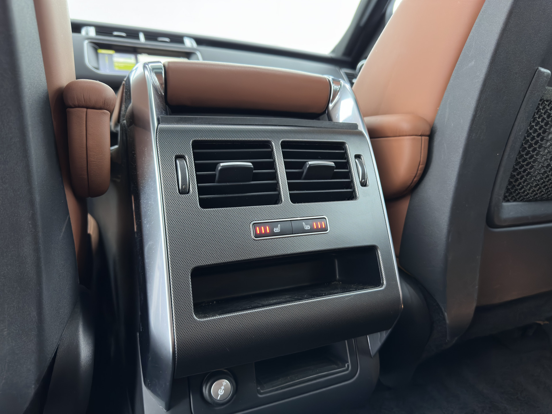 Land Rover Range Rover Sport 3.0 TDV6 HSE Dynamic Aut. *PANO | DIGI-COCKPIT | LEATHER | XENON | NAVI-FULLMAP | CAMERA | KEYLESS | AIR-SUSPENSION | ECC | PDC | HEATED-SPORTSEATS | AMBIENT-LIGHT | CARBON-INLAY | SHIFT-PADDLES | CRUISE |