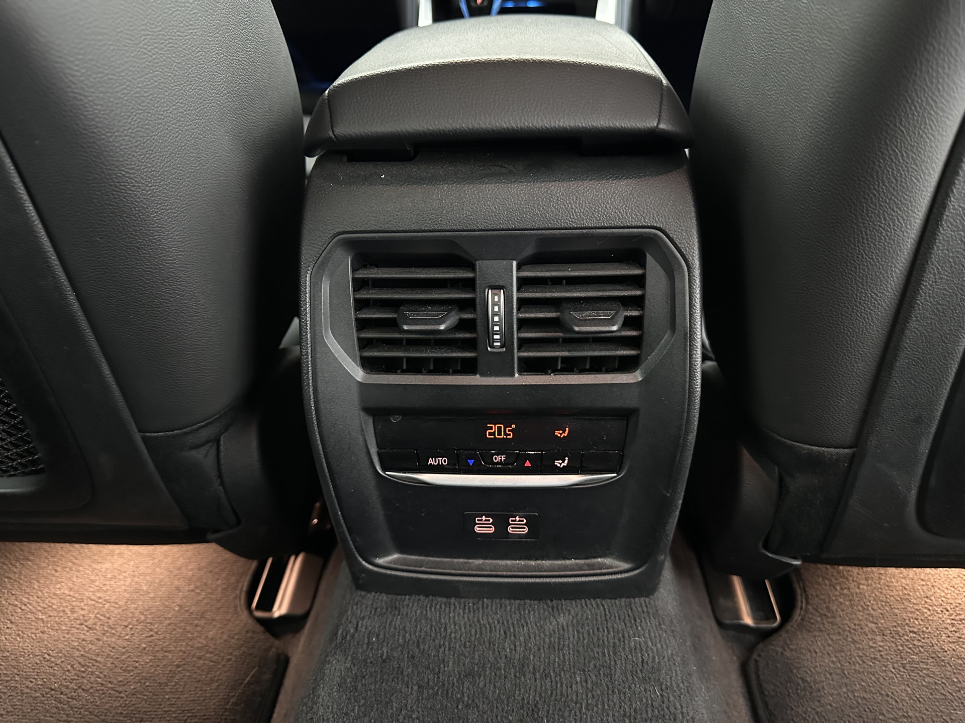 BMW i4 eDrive40 84 kWh M-Sport *M50 JAHRE* [ 3-Fase-11 kW ] {SOH-96%} (INCL-BTW) *LEATHER-ALCANTARA | FULL-LED | ADAPTIVE-CRUISE | HEATED-SPORTSEATS | CAMERA | DAB | DIGI-COCKPIT | NAVI-FULLMAP | AMBIENT-LIGHT | ECC | PDC | CARPLAY | KEYLESS | SHIFTPADDLE