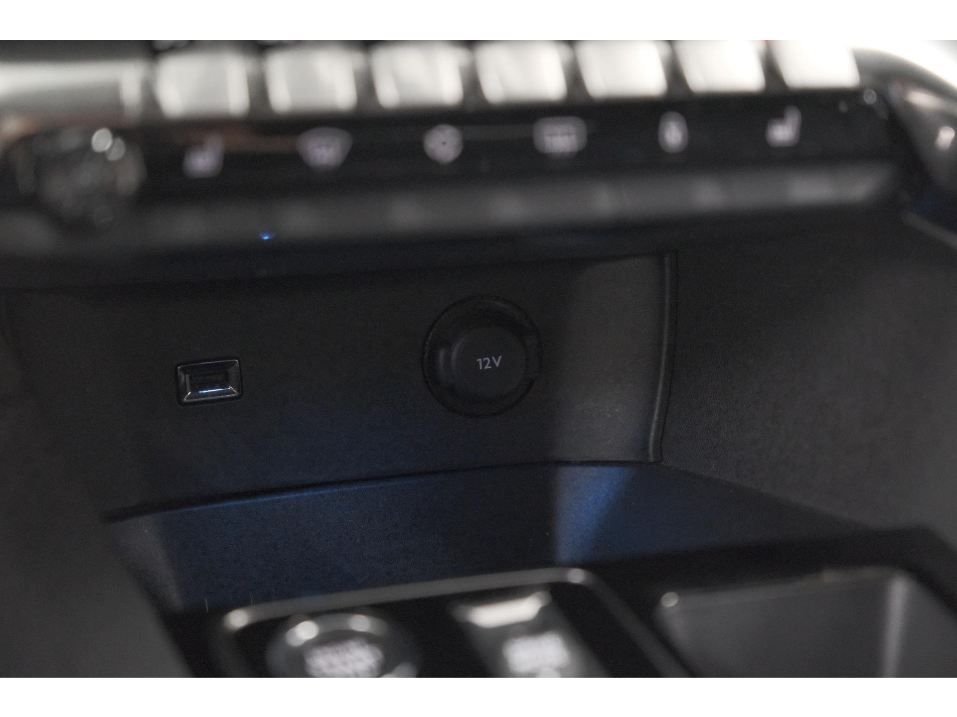 Peugeot 3008 1.2 Hybrid 136 GT | 360 Camera | Adaptieve Cruise Control | Elektronische Kofferklep | Navigatie