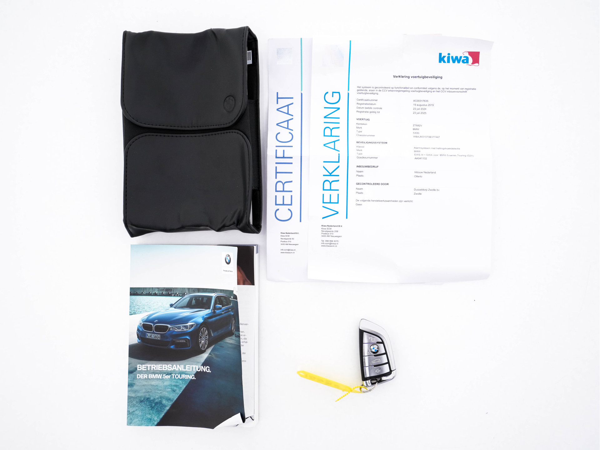 BMW 5-serie Touring 530d Sportline High Executive Aut. *PANO | LEATHER | FULL-LED | MEMORY-PACK | TOP-VIEW | HEATED-COMFORTSEATS | NAVI-FULLMAP | PRIVACY-GLASS | AMBIENT-LIGHT | ECC | CARPLAY | PDC | TOWBAR | SHIFT-PADDLES | 20"ALU*