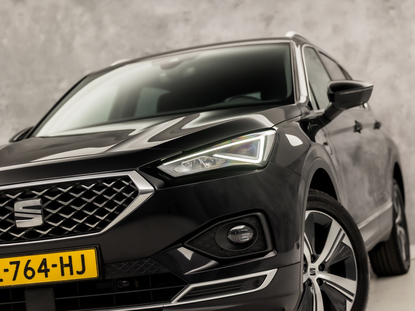 SEAT Tarraco 1.4 TSI e-Hybrid PHEV Xcellence Sport 245Pk Automaat (APPLE CARPLAY, GROOT NAVI, MEMORY SEAT, LEDER, CAMERA, SPORTSTOELEN, STOELVERWARMING, ELEK ACHTERKLEP, GETINT GLAS, NIEUWSTAAT)