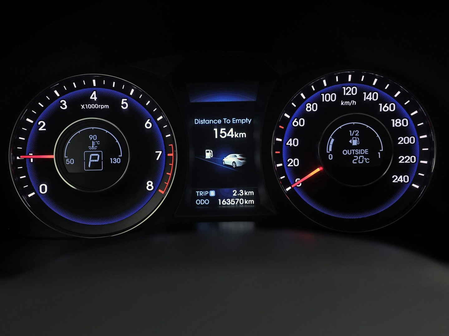 Hyundai i40 Wagon 2.0 GDI i-Catcher 177Pk Automaat (PANORAMADAK, NAVIGATIE, CAMERA, GETINT GLAS, STOELVERWARMING, ELEK SPORTSTOELEN, CRUISE, XENON, NIEUWSTAAT)