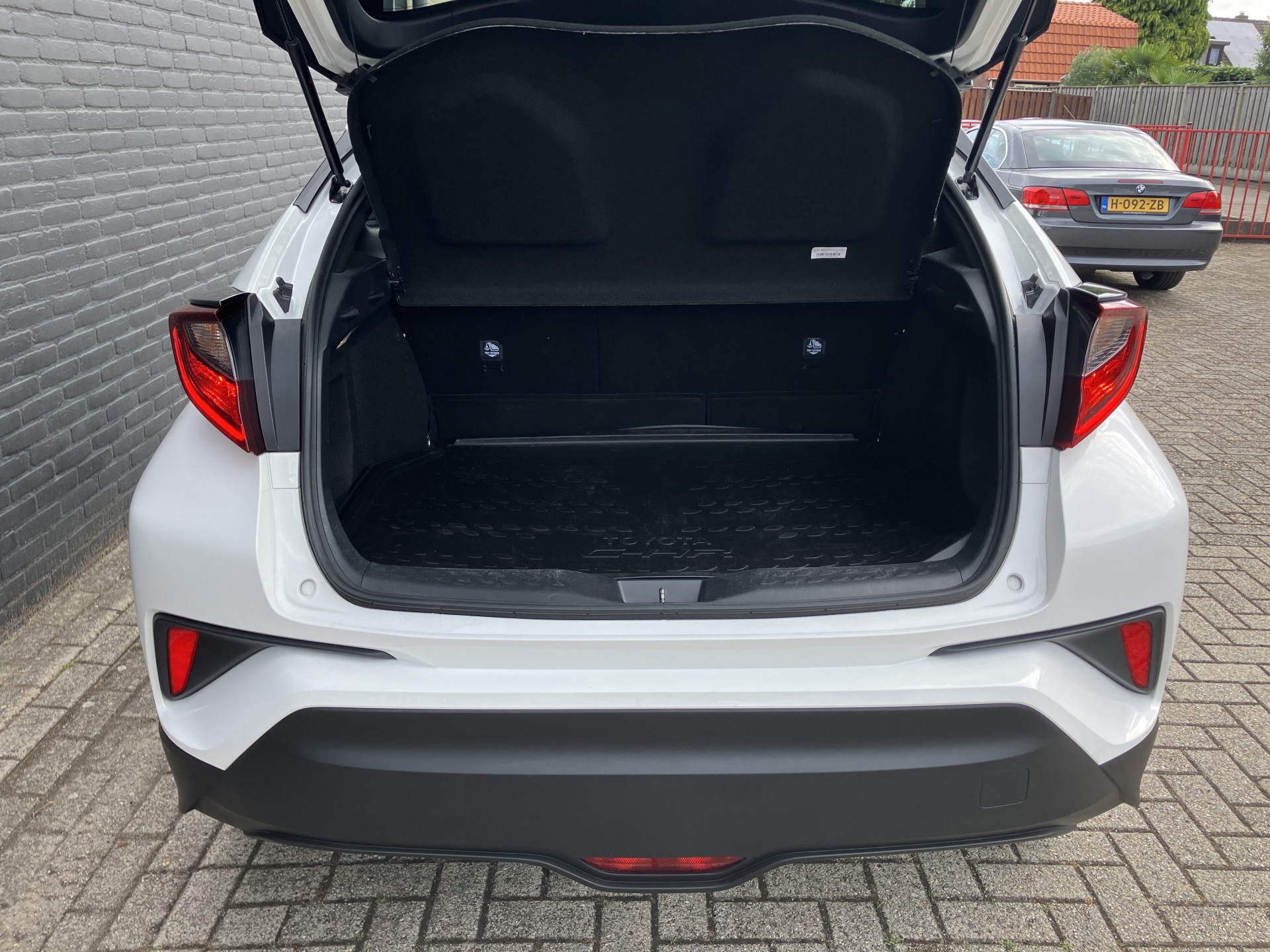 Toyota C-HR 1.8 Hybrid Active AUT. | 1e eigenaar | navigatie | camera | apple carplay | cruise control | 36.000 KM