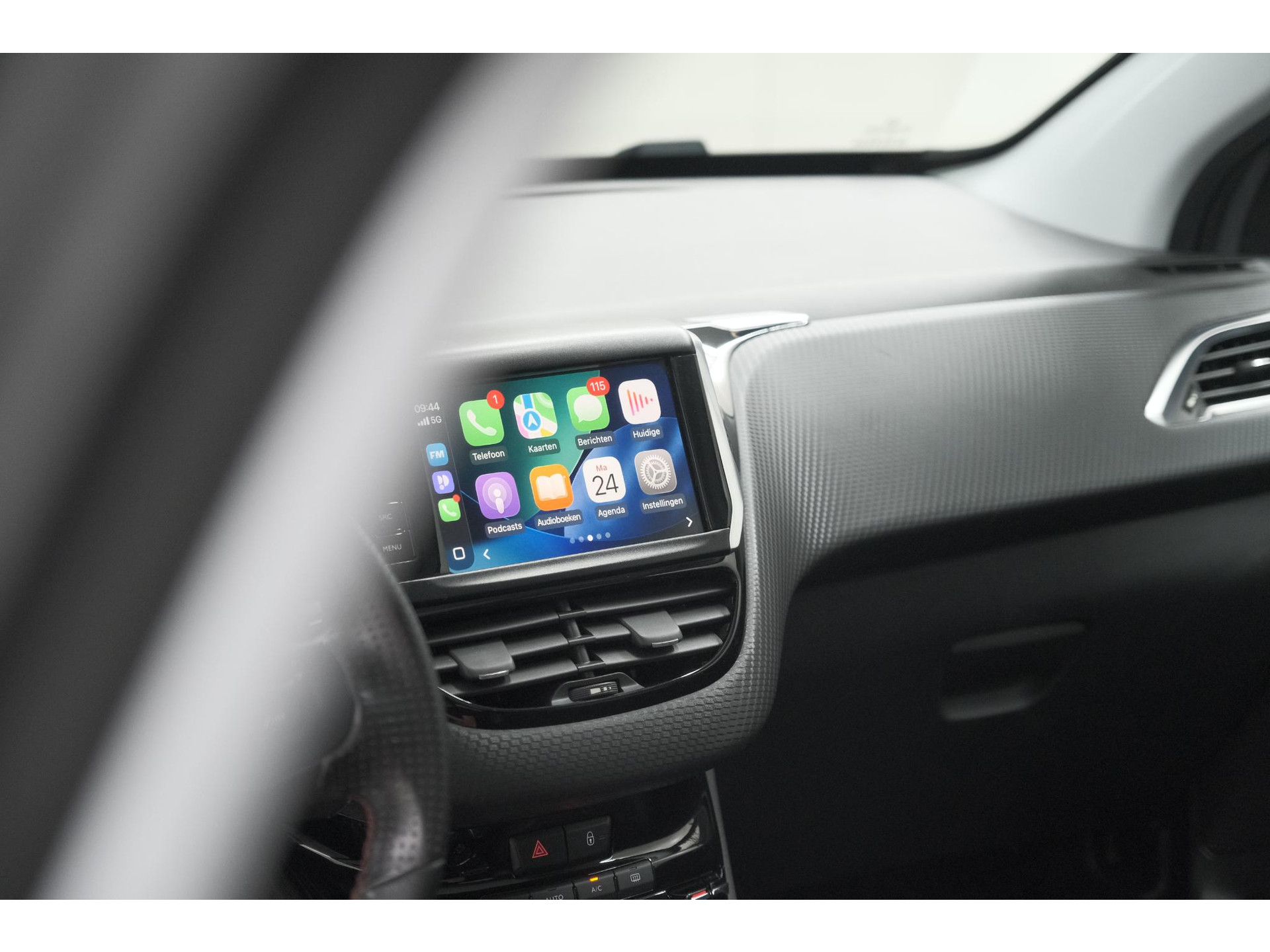 Peugeot 2008 PureTech 110 EAT6 GT-Line | Trekhaak | Panoramadak | Apple Carplay | Parkeersensoren