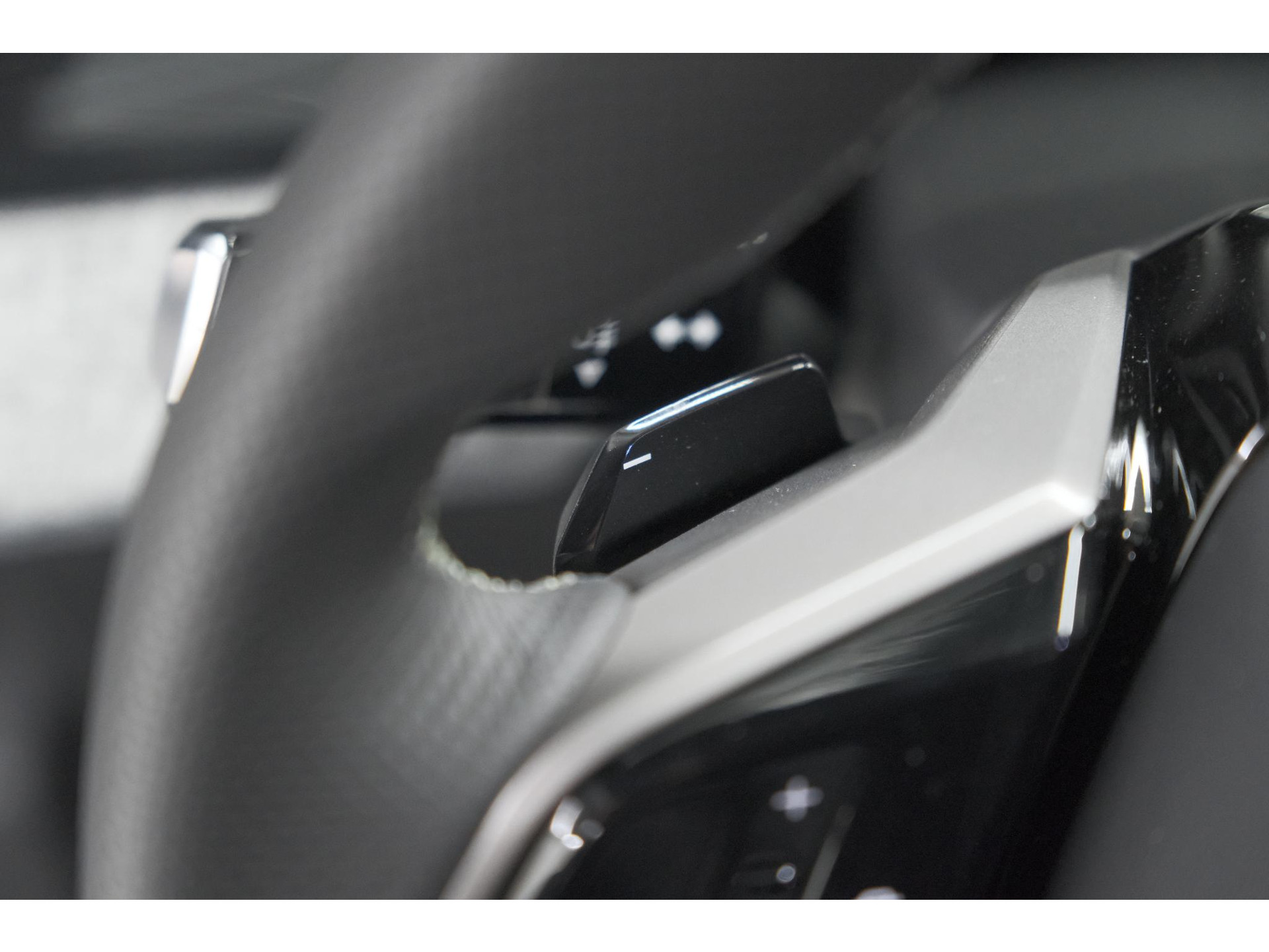 Peugeot 5008 HYbrid 145 e-DCS6 GT | Panoramadak | Camera | Elektrische Achterklep | Adaptieve Cruise Control