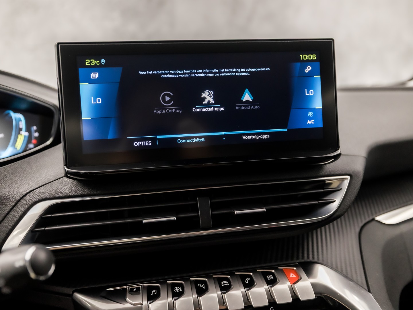 Peugeot 3008 1.6 HYbrid 225 Allure Sport 225Pk Automaat (APPLE CARPLAY, GROOT NAVI, 360 CAMERA, LEDER, KEYLESS, SPORTSTOELEN, GETINT GLAS, LANE ASSIST, NIEUWSTAAT)
