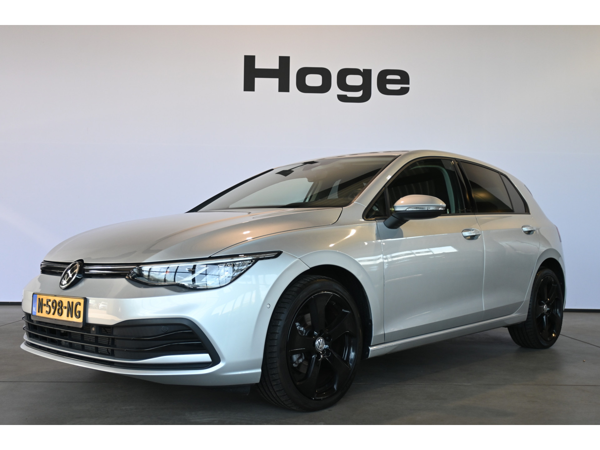 Volkswagen Golf 1.5 eTSI R-Line Automaat Clima Carplay Cruise Control Rijklaarprijs Inruil Mogelijk!