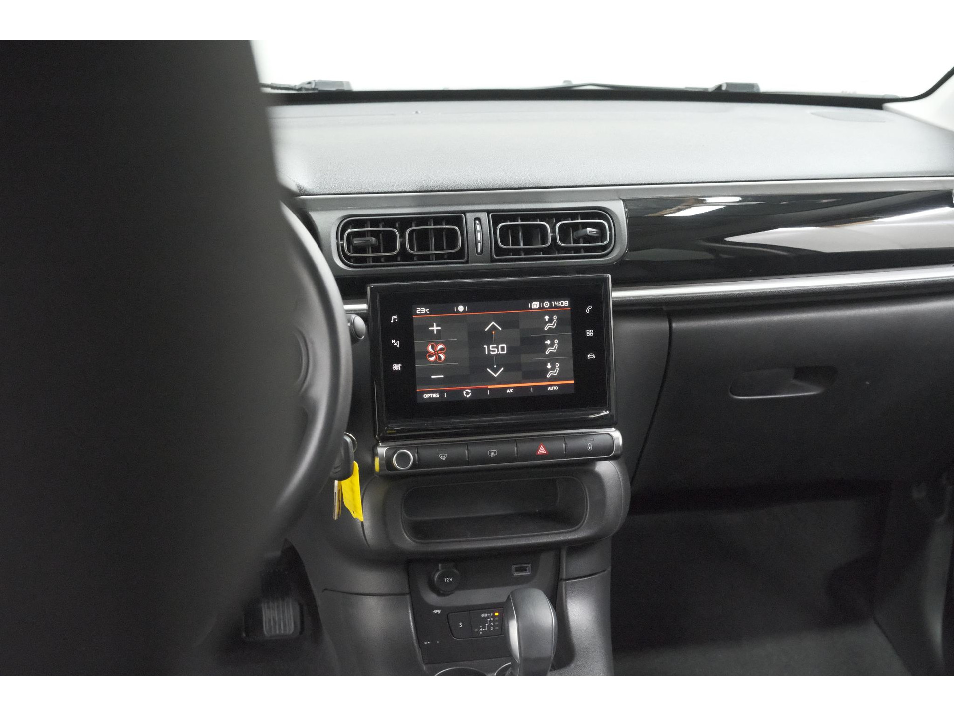 Citroen C3 PureTech 110 EAT6 Business | Trekhaak | Camera | Dodehoekdetectie | Navigatie | Climate Control