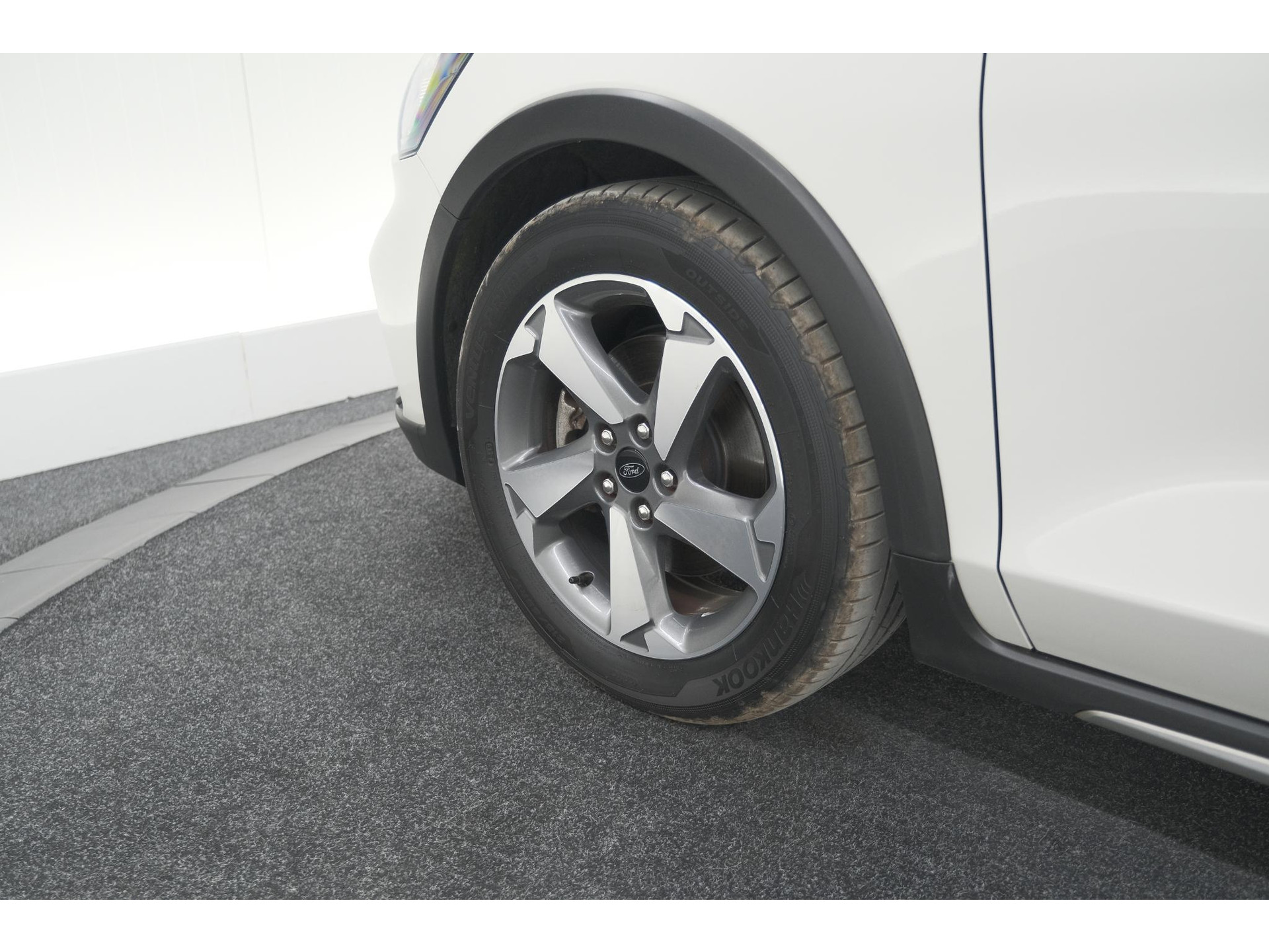 Ford Focus 1.5 EcoBoost Active Business | Lage Kilometerstand | Navigatie | Parkeersensoren | Apple Carplay