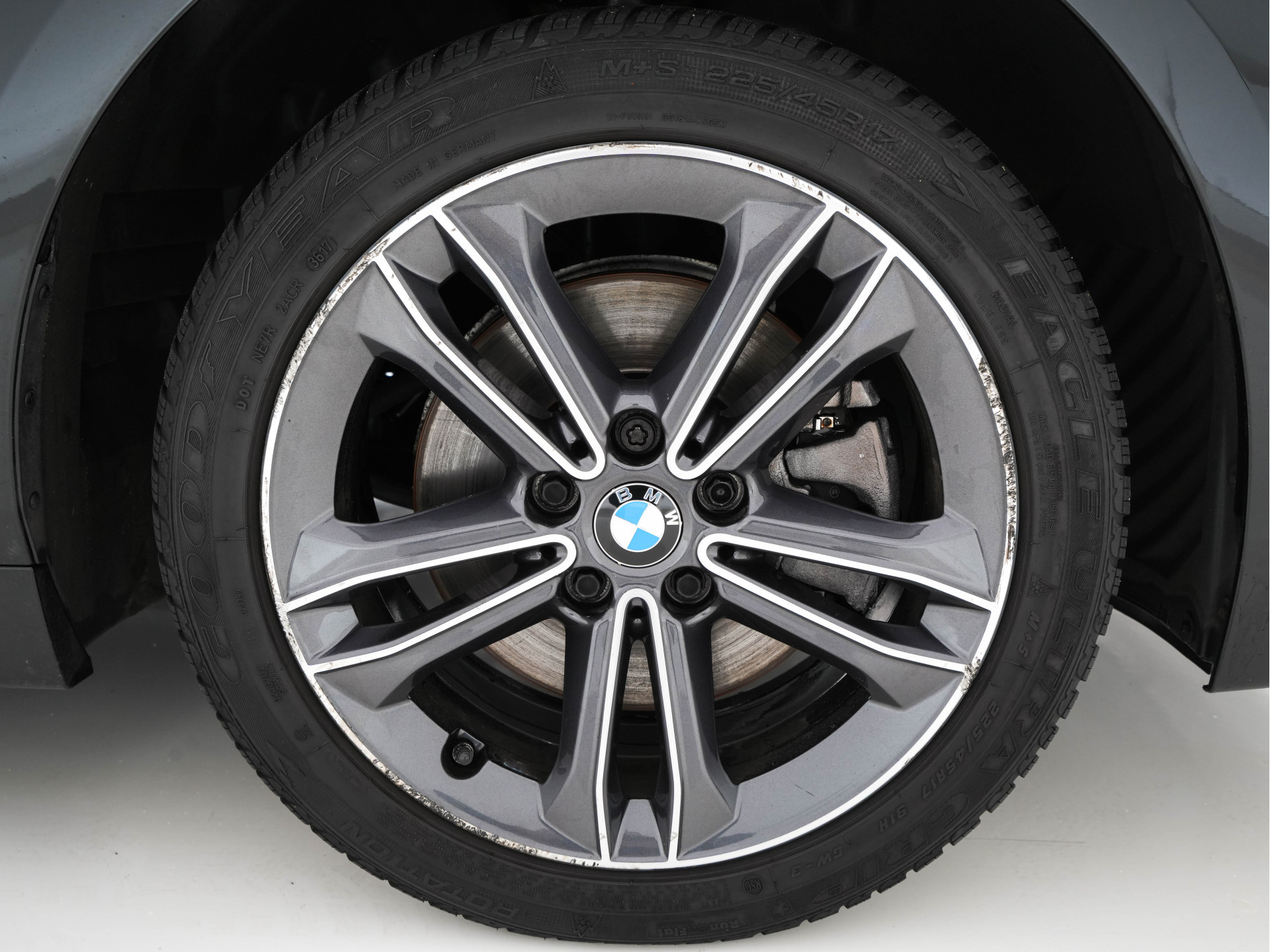 BMW 1-serie 116d Executive Edition Sport-Line (INCL-BTW) *DIGI-COCKPIT | FULL-LED | NAVI-FULLMAP | LEATHER-MICROFIBRE | AMBIENT-LIGHT | CARPLAY | CRUISE | KEYLESS | HEATED-SPORTSEATS | PRIVACY-GLASS | DAB | ECC | PDC | 17"ALU*