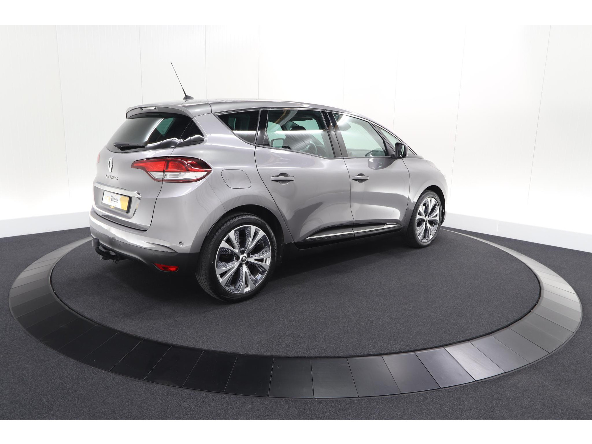 Renault Scénic TCe 130 Intens | Trekhaak | Panoramadak | Camera | Apple Carplay | Dodehoekdetectie