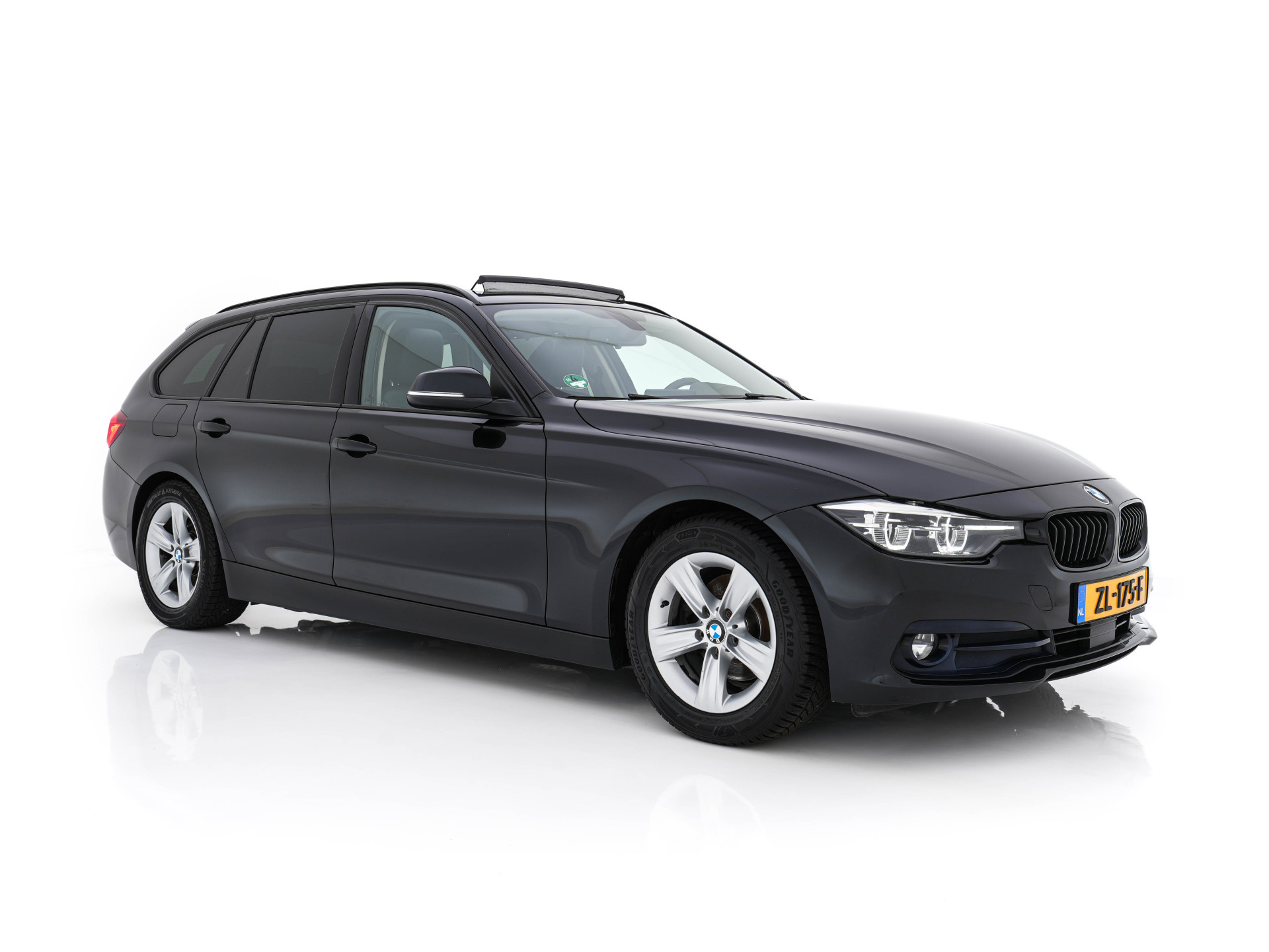 BMW 3-serie Touring 320d EDE Executive Aut. *PANO | LEATHER | FULL-LED | DIGI-COCKPIT | HEATED-SPORTSEATS | NAVI-FULLMAP | PRIVACY-GLASS | ECC | KEYLESS | LANE-ASSIST | PDC | CRUISE | TOWBAR | 18''ALU*