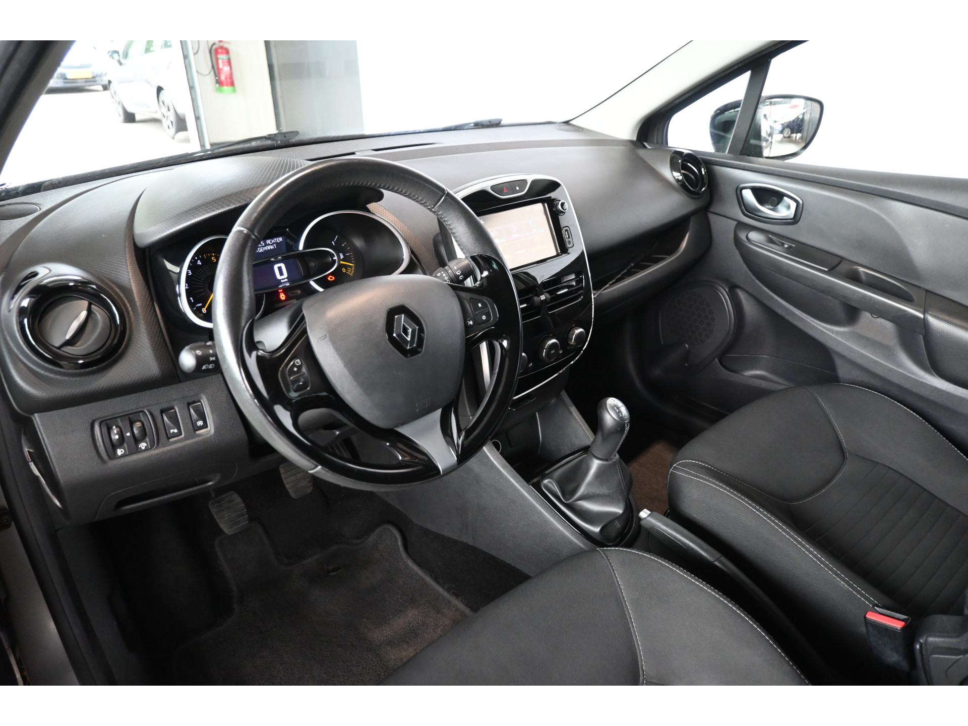 Renault Clio Estate 1.5 dCi ECO Limited Navigatie Airco Cruise control All in Prijs Inruil Mogelijk!